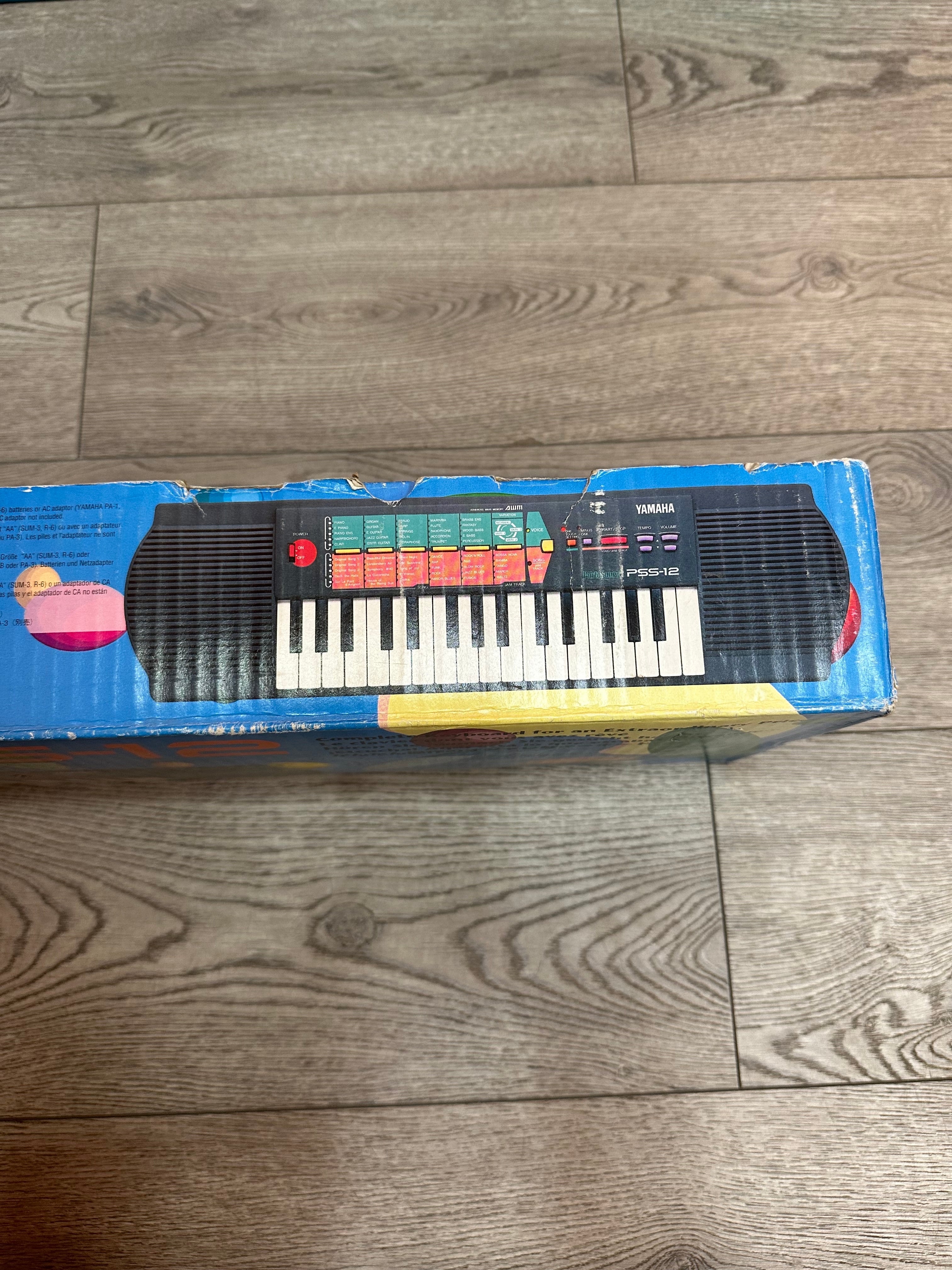 Yamaha PSS-12 Keyboard