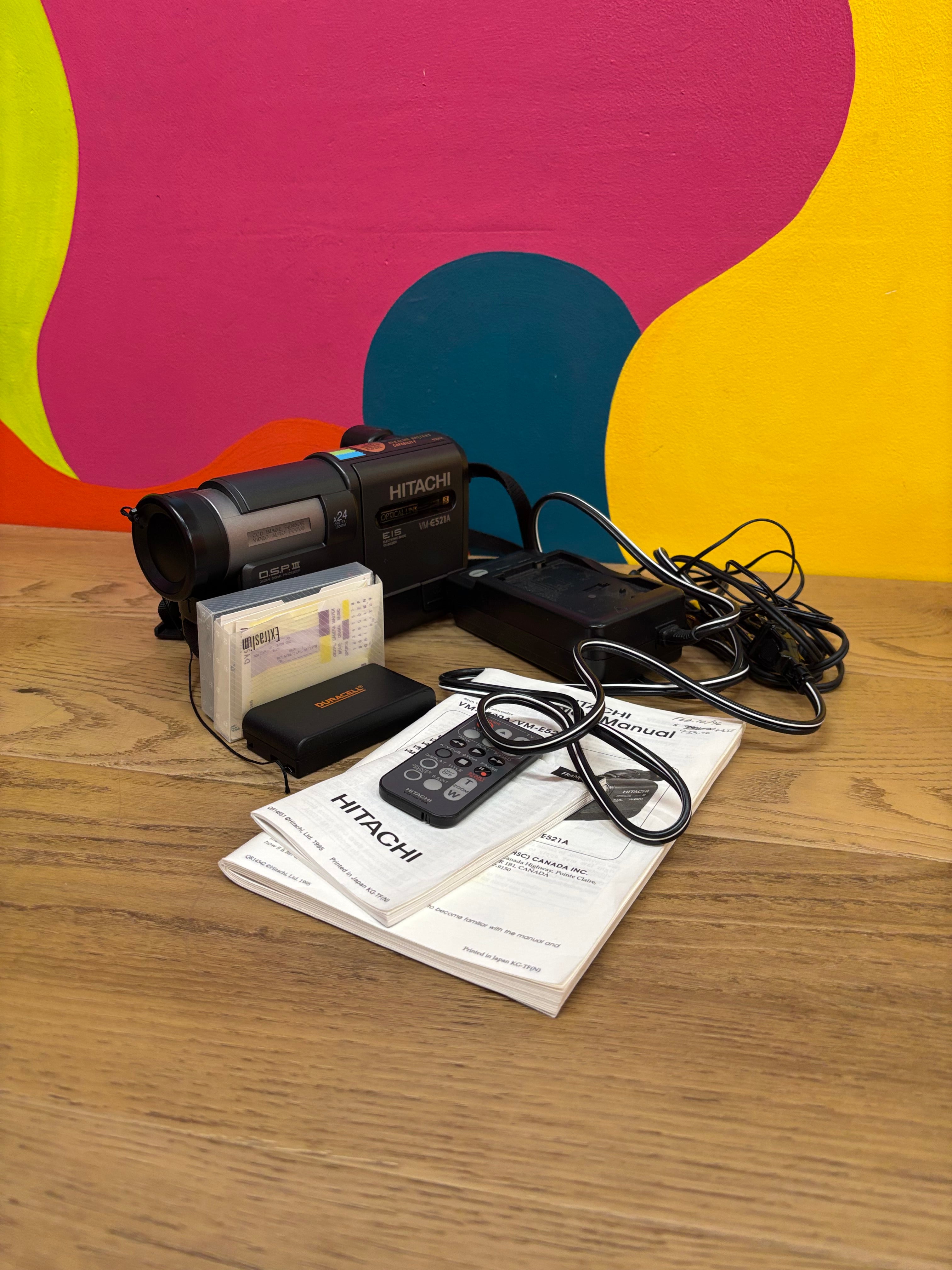 Hitachi VM-E521A Camcorder