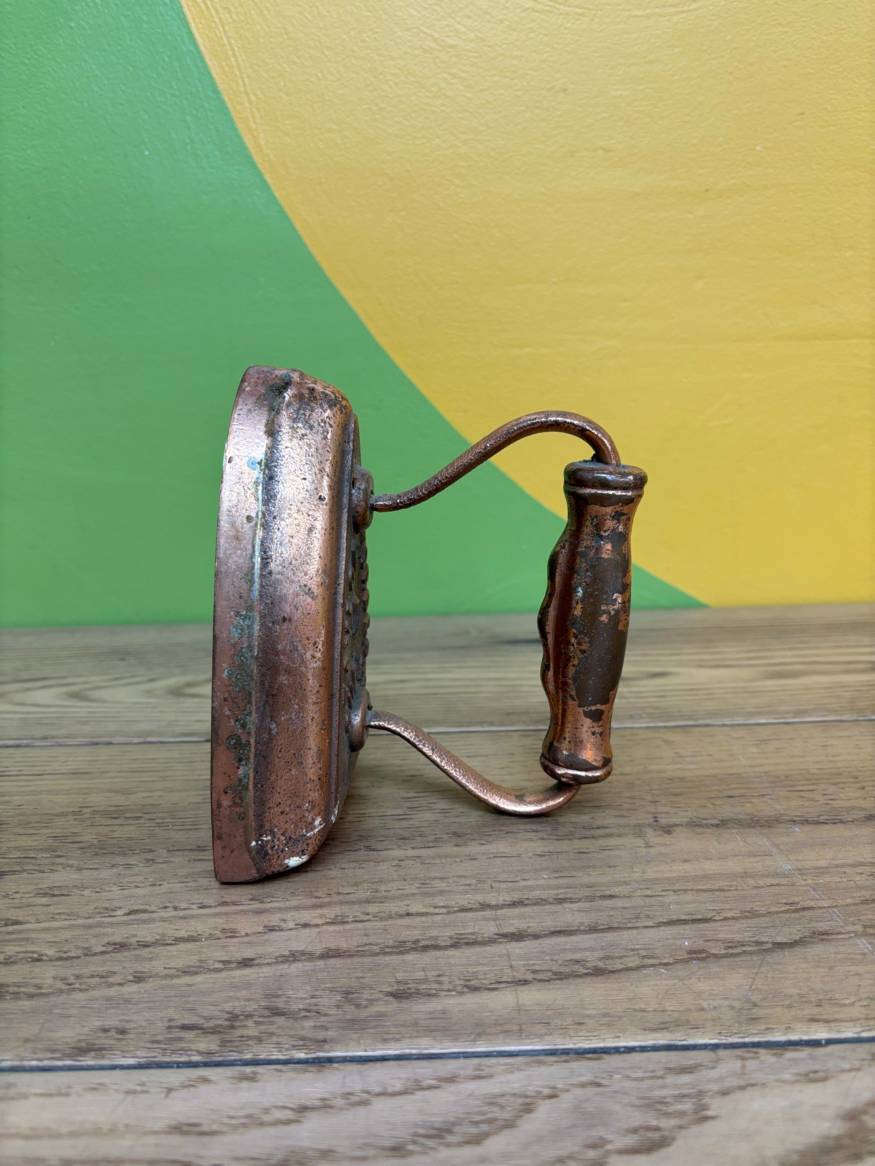 Number 7 Sad Iron (2 available)