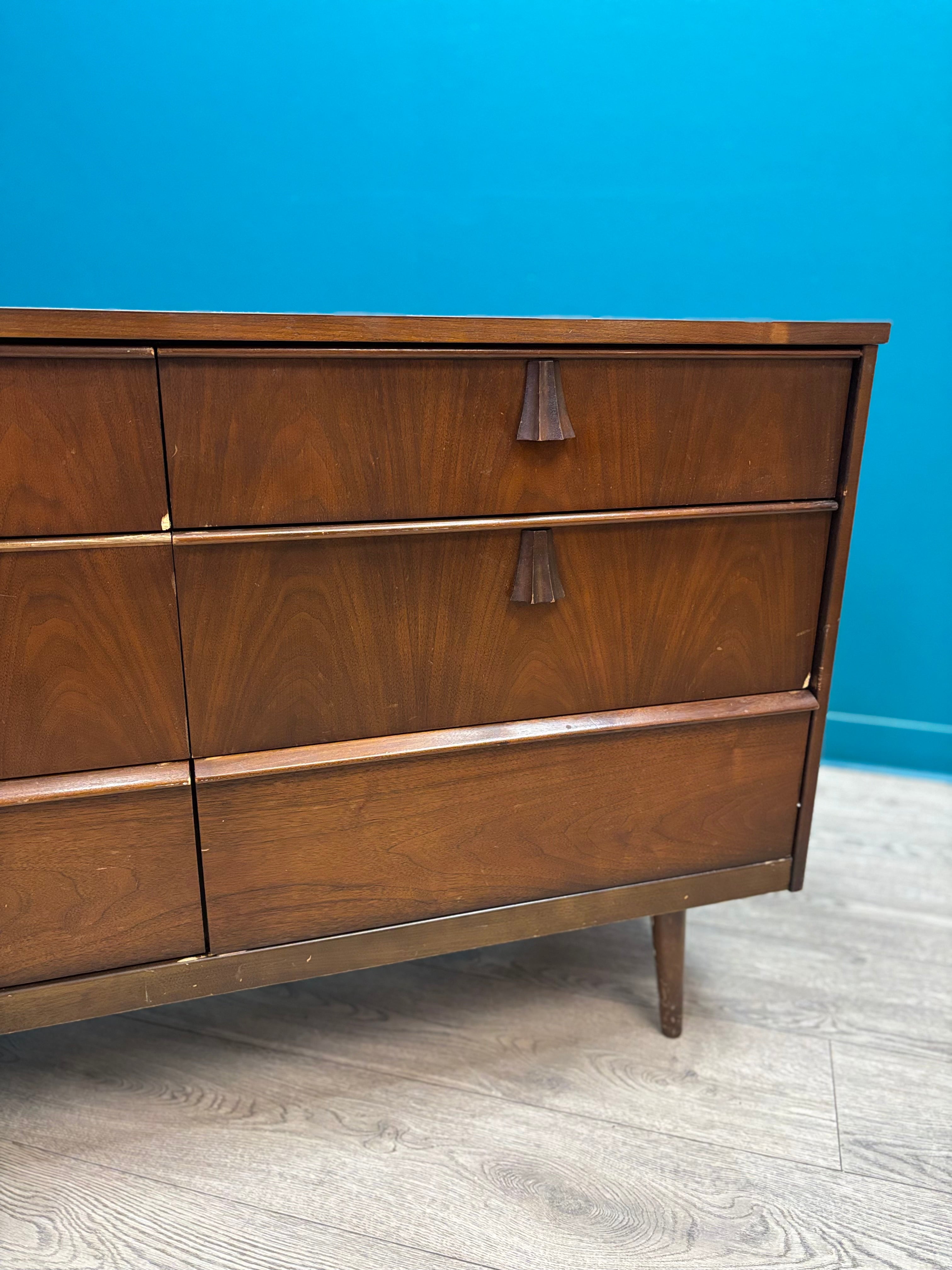 Wood 6 Drawer Dresser