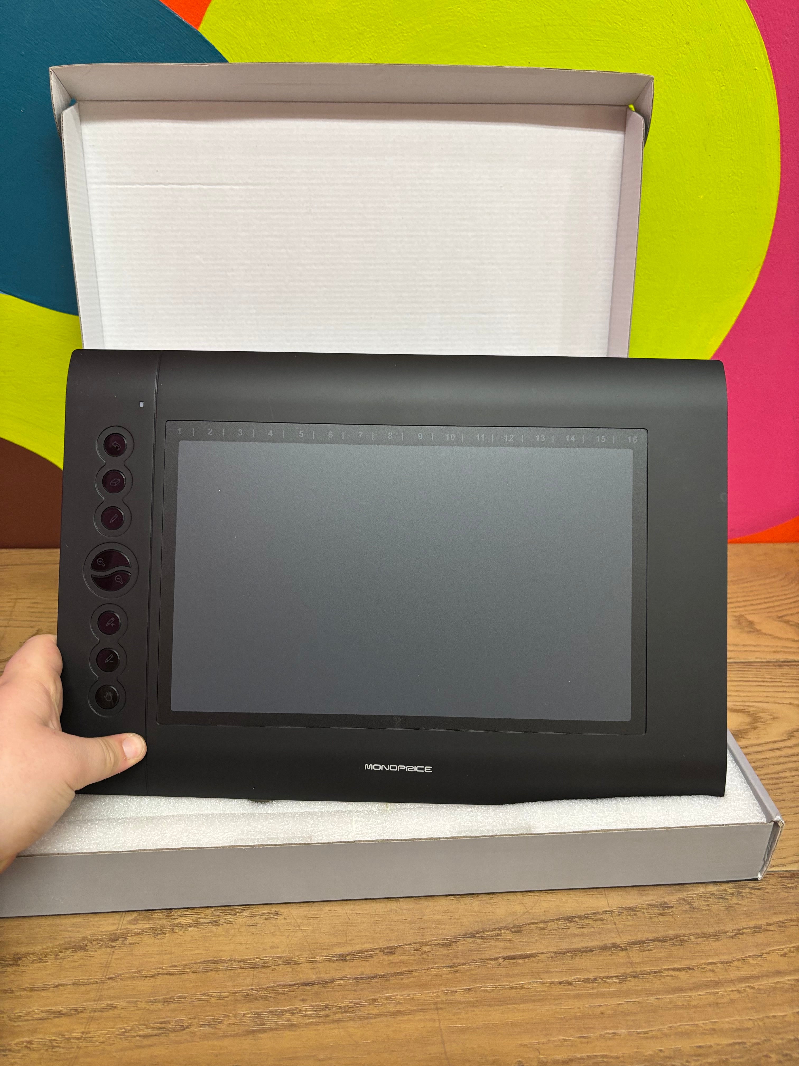 Monoprice 10 x 6.25-Inch Graphic Drawing Tablet