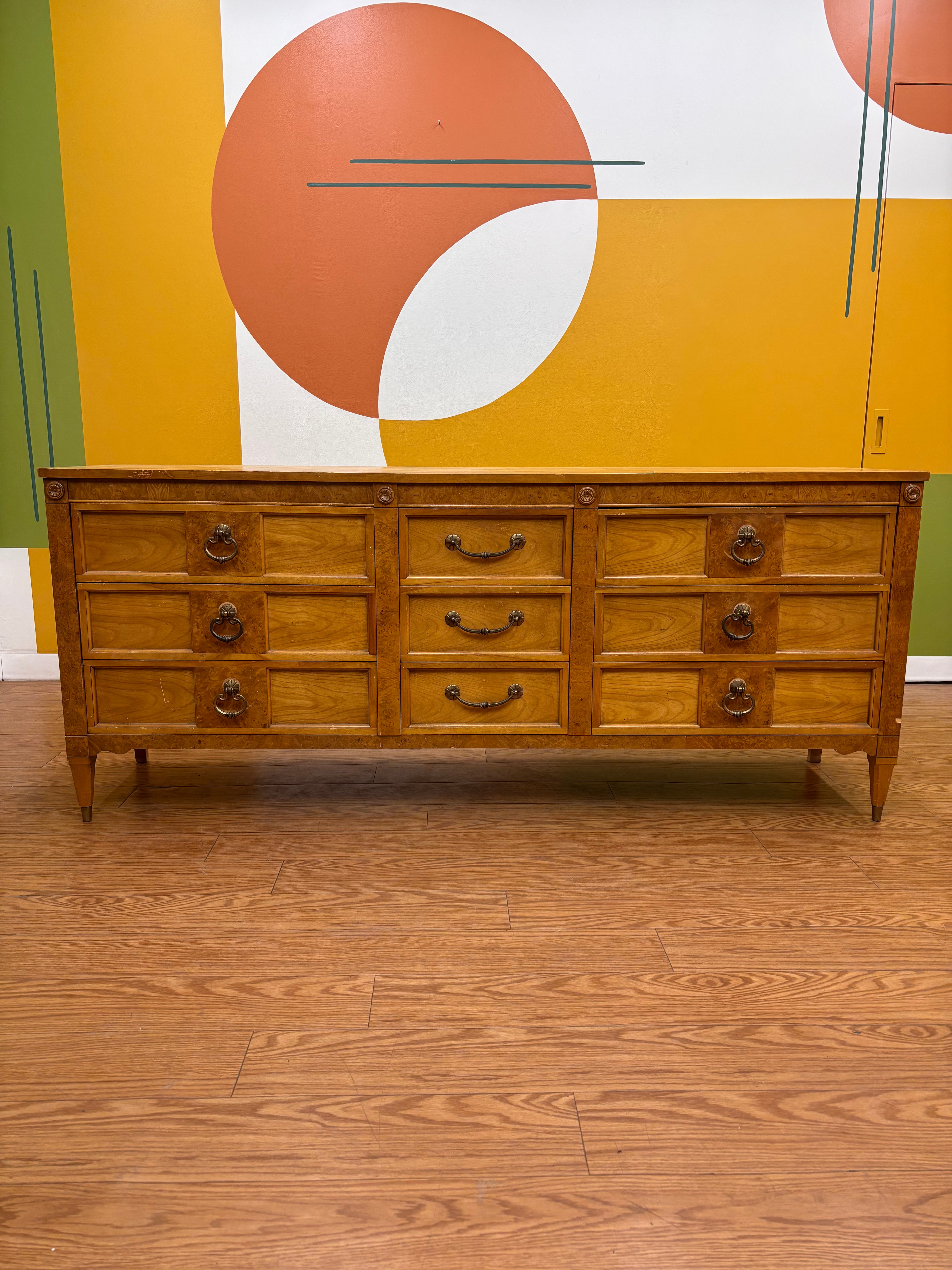 Bassett Furniture 9-Drawer Wood Dresser