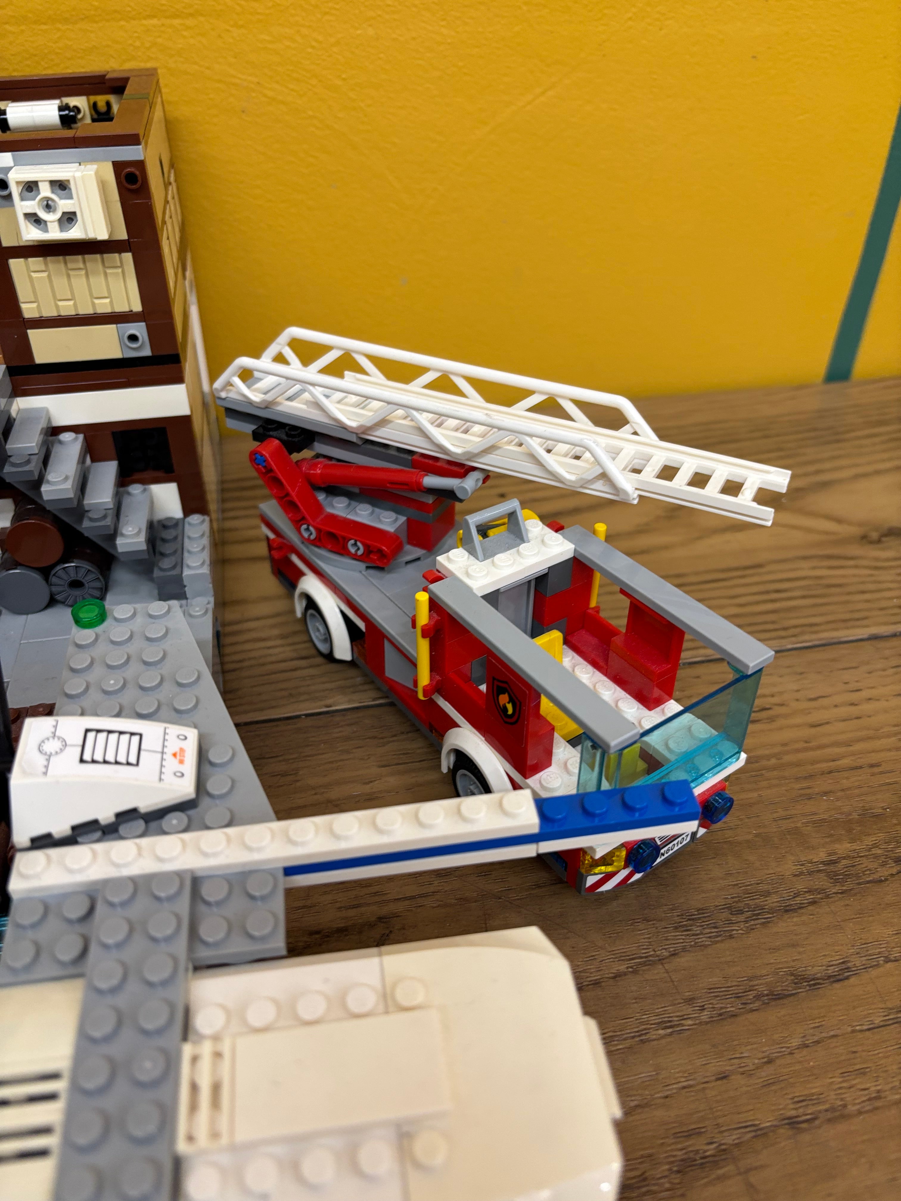 Large Box of Assorted Lego