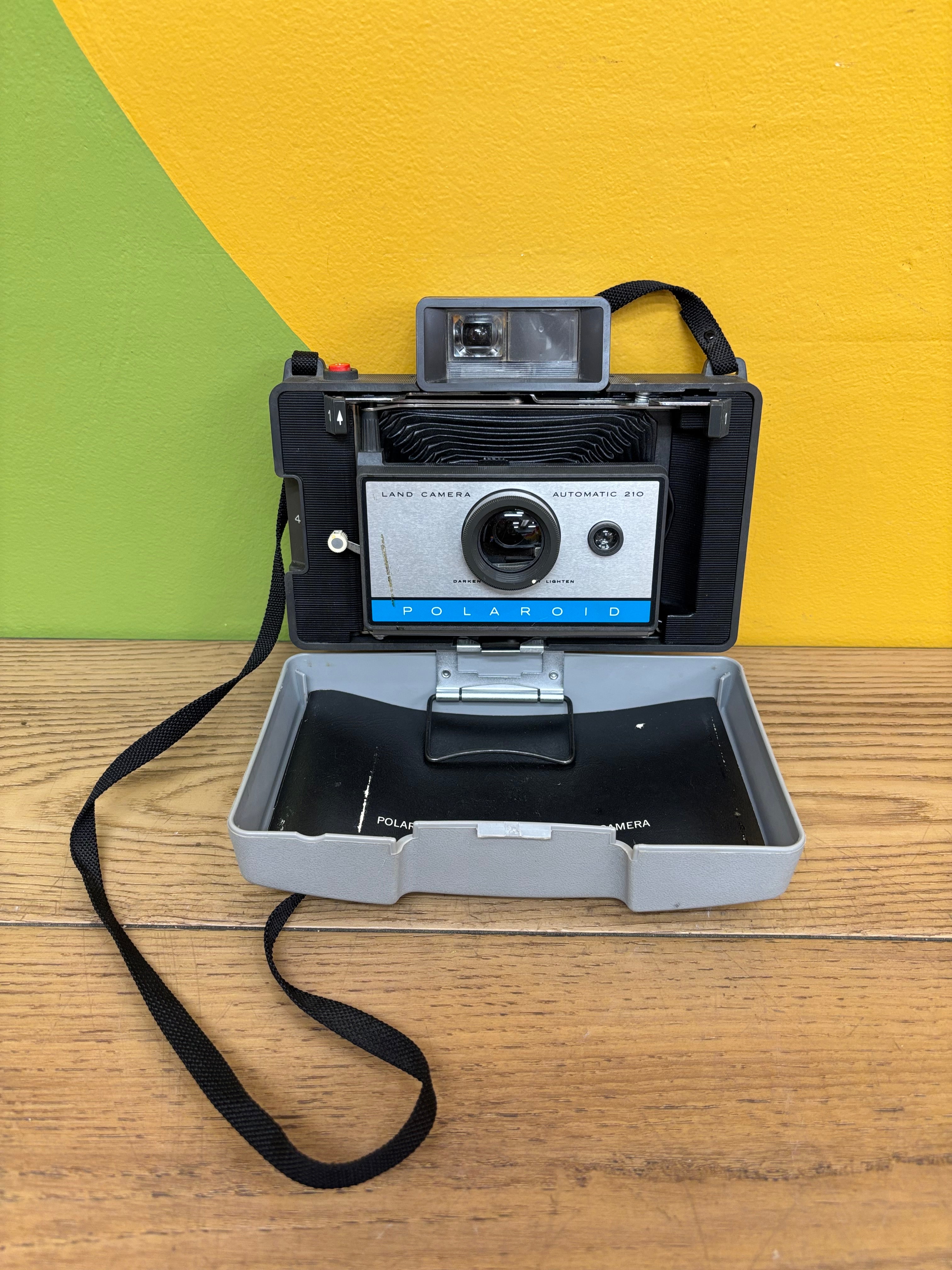 Polaroid Automatic 210 Land Camera