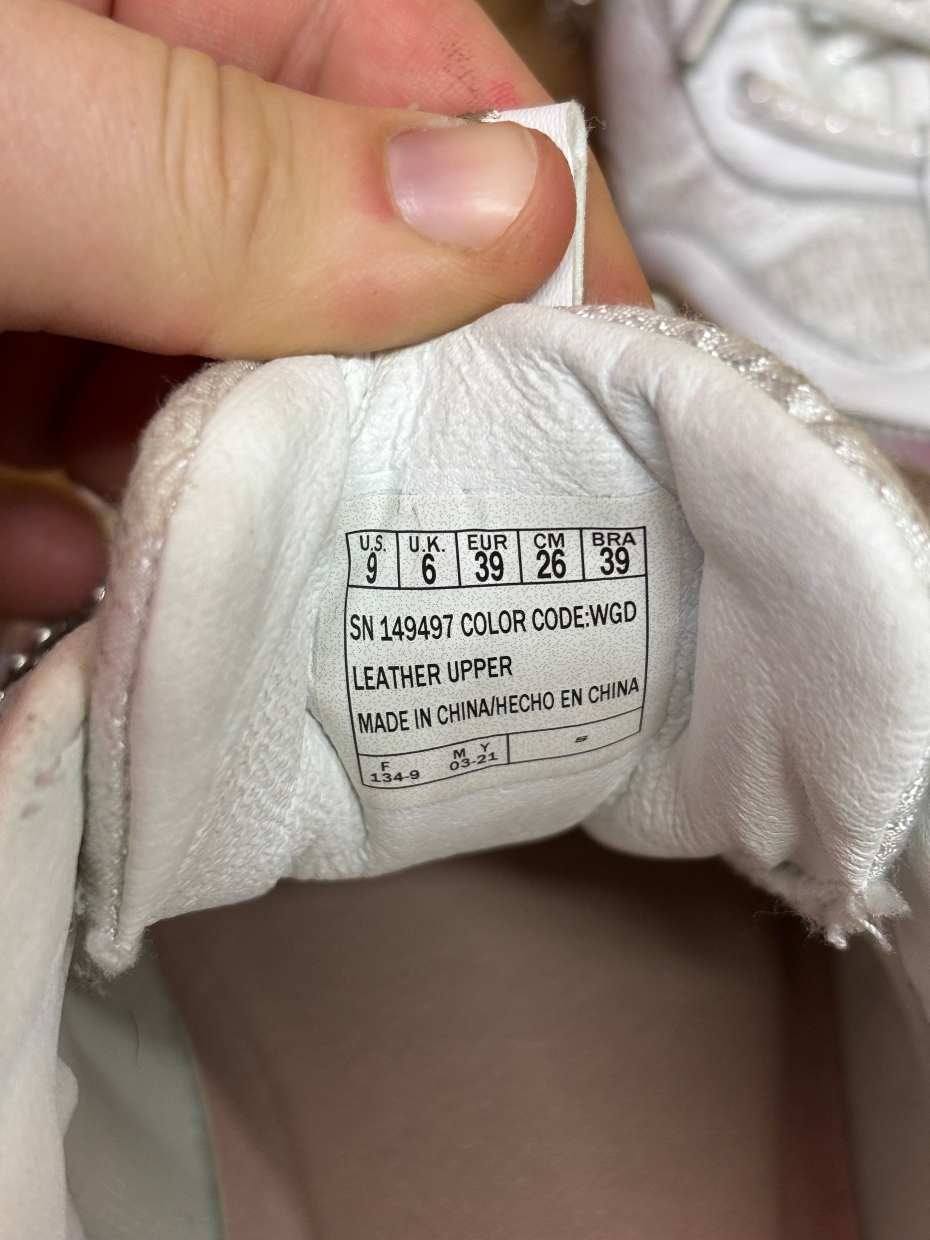 Skechers Uno-Rebel Rockstar Shoes - Women's 9