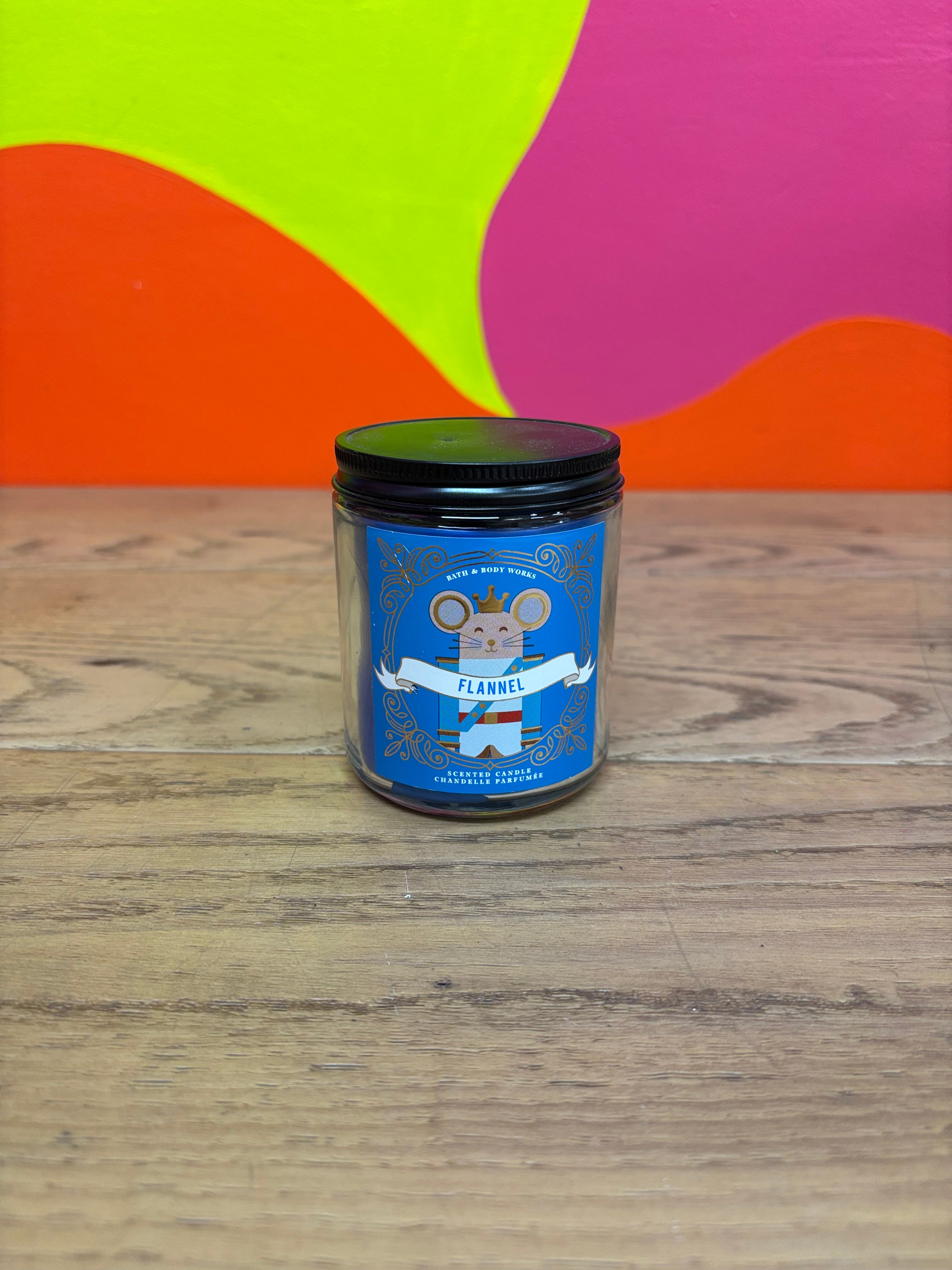 1 Wick Flannel Scented Candle