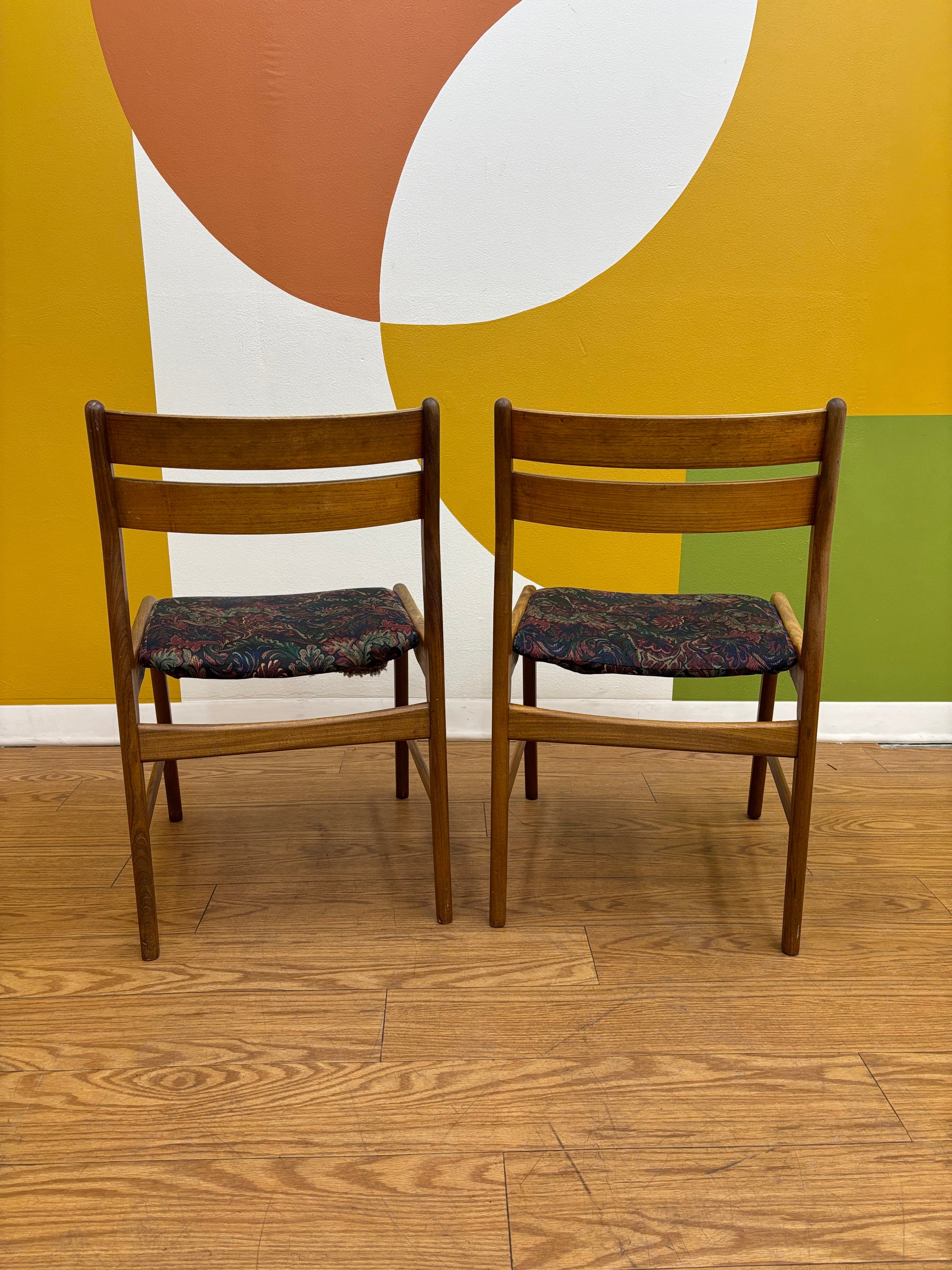 (2) Wood Dining Chairs