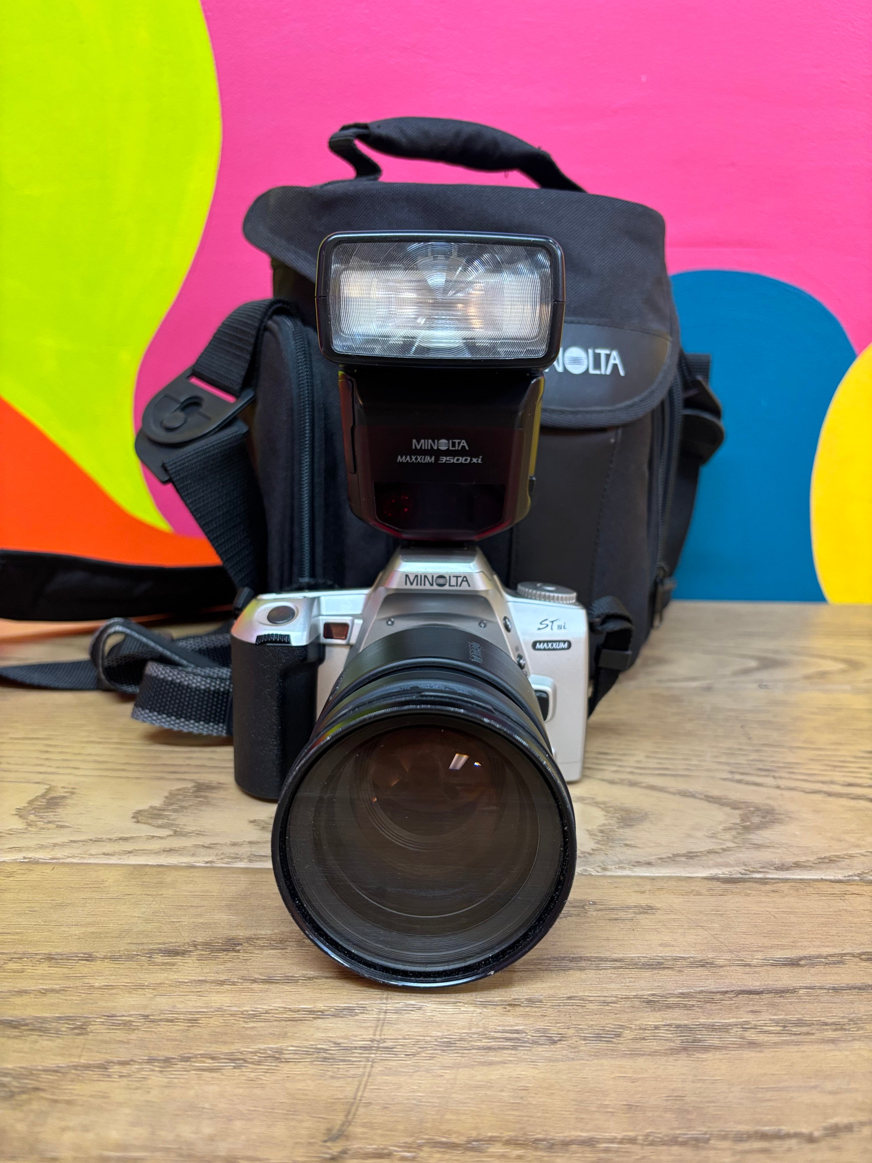 Minolta ST si Film Camera Bundle