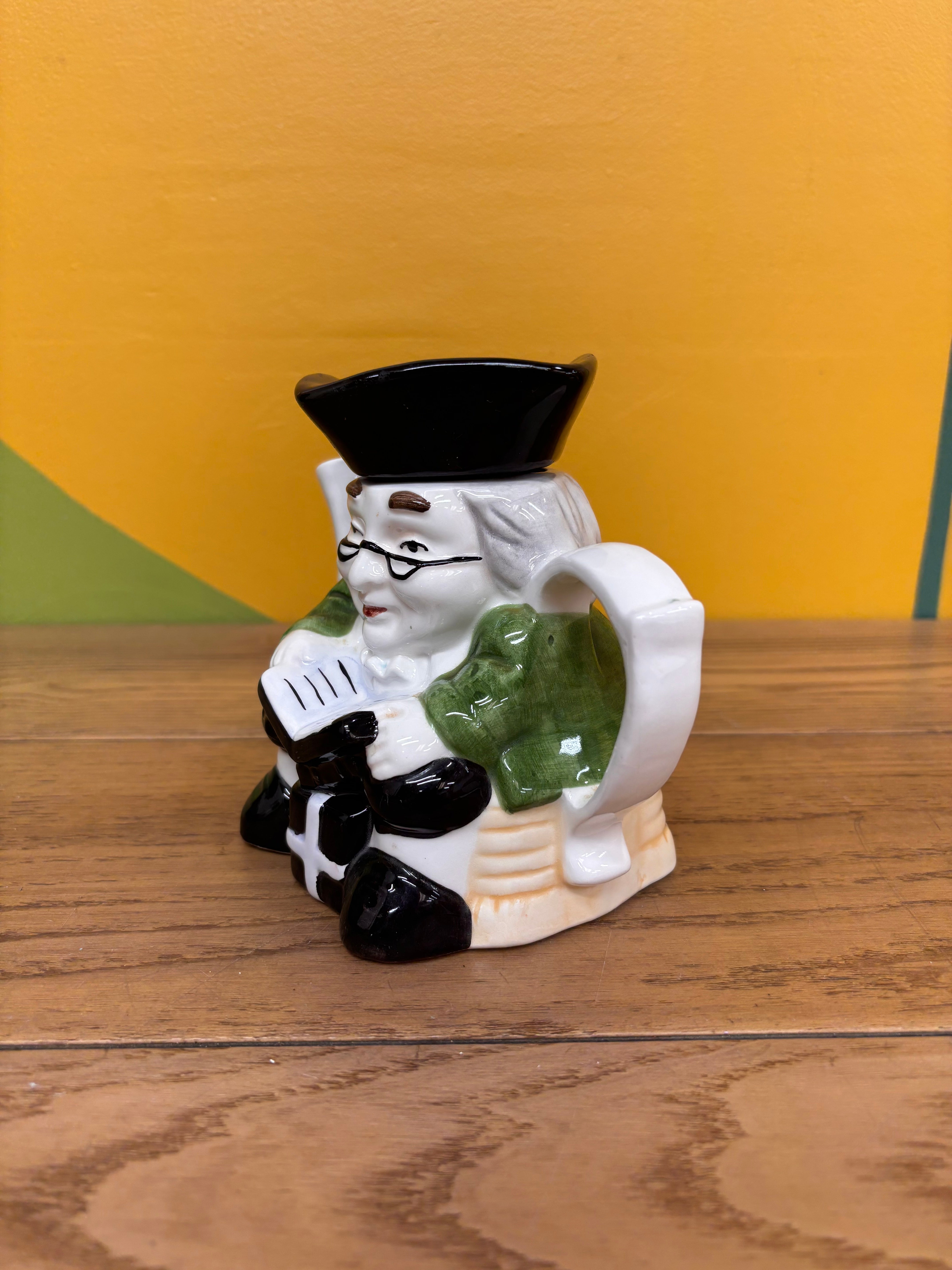 Toby Scholar Teapot