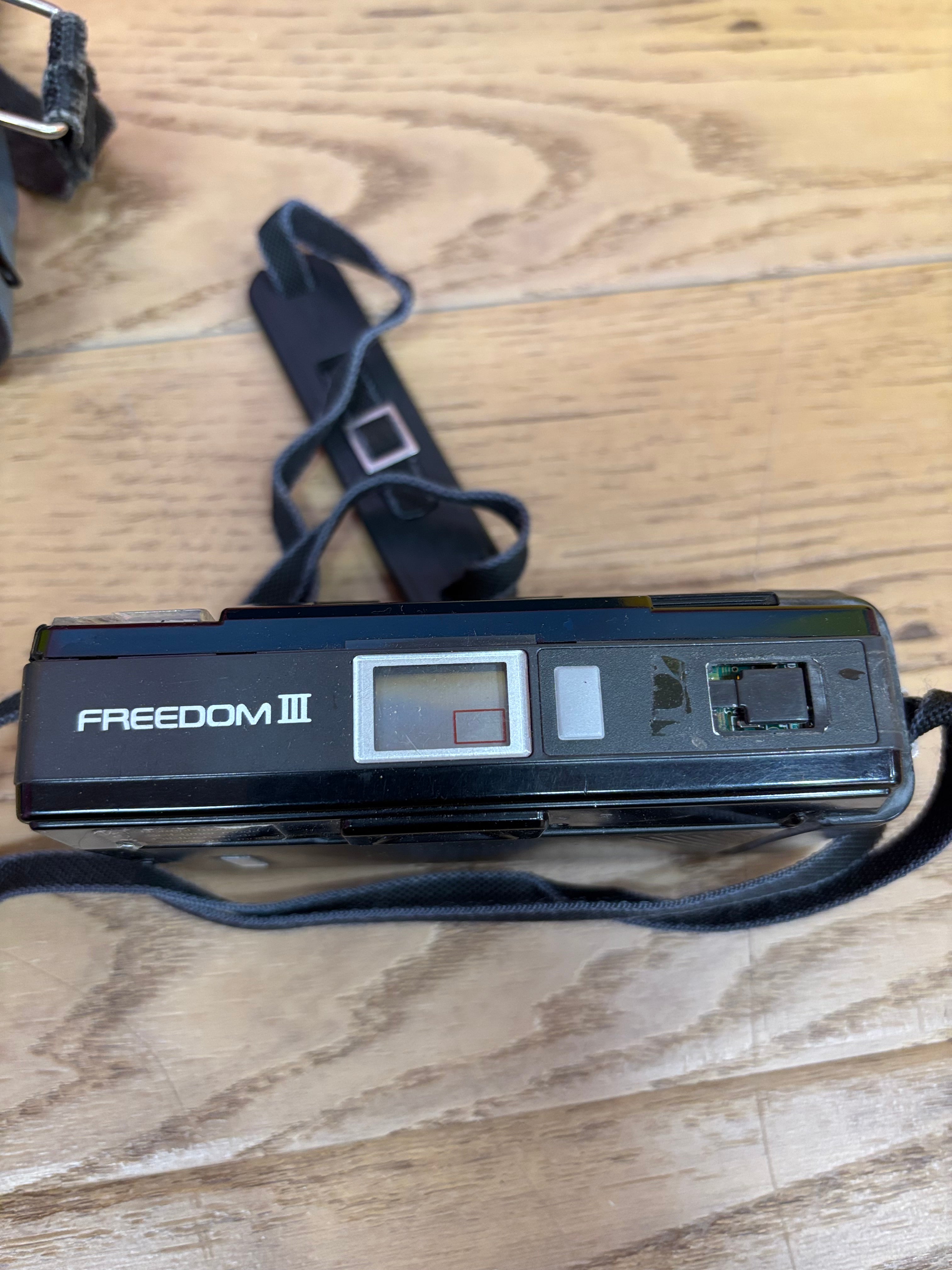 Minolta Freedom 3 Camera with Case