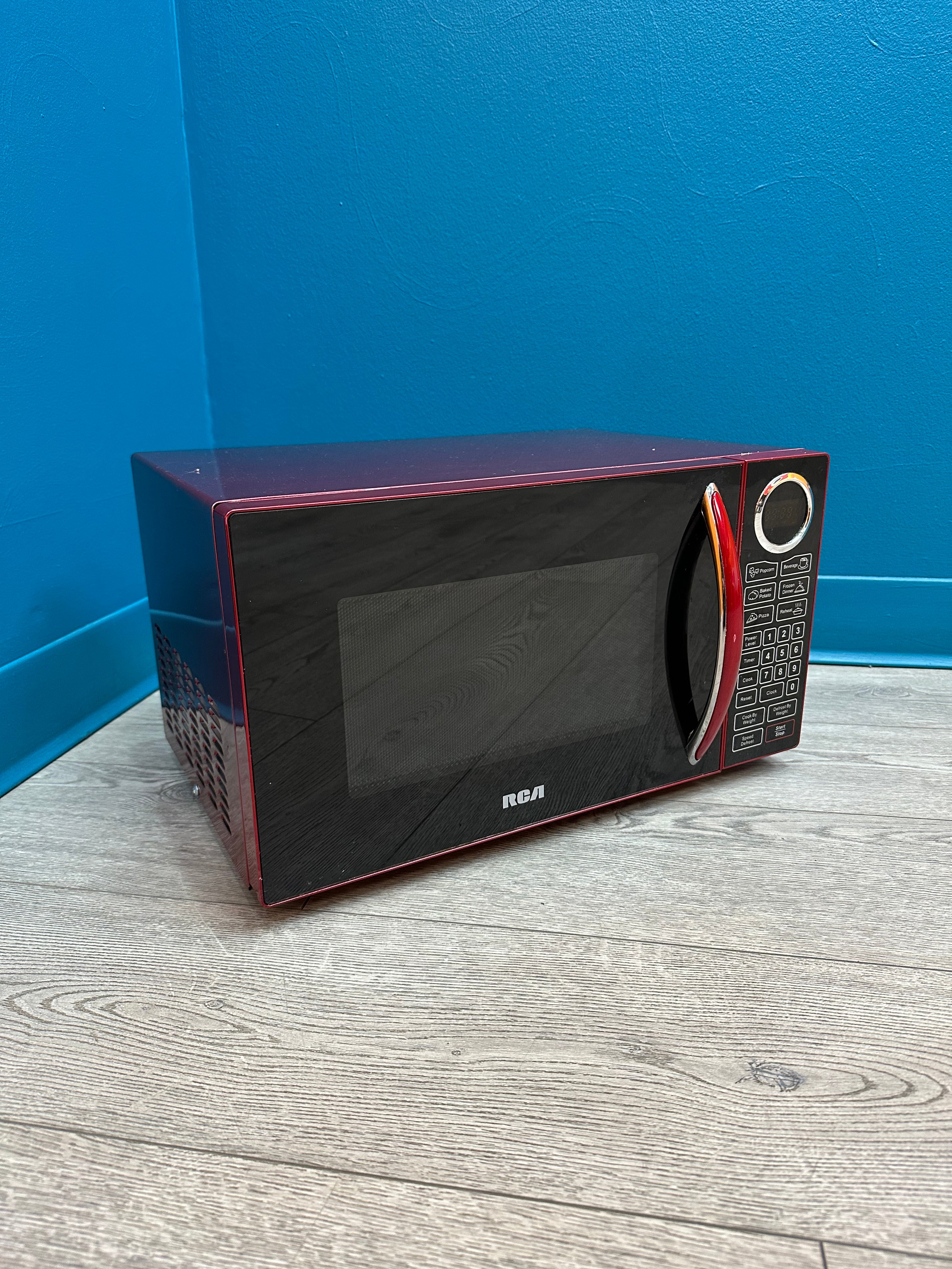 RCA Red Microwave