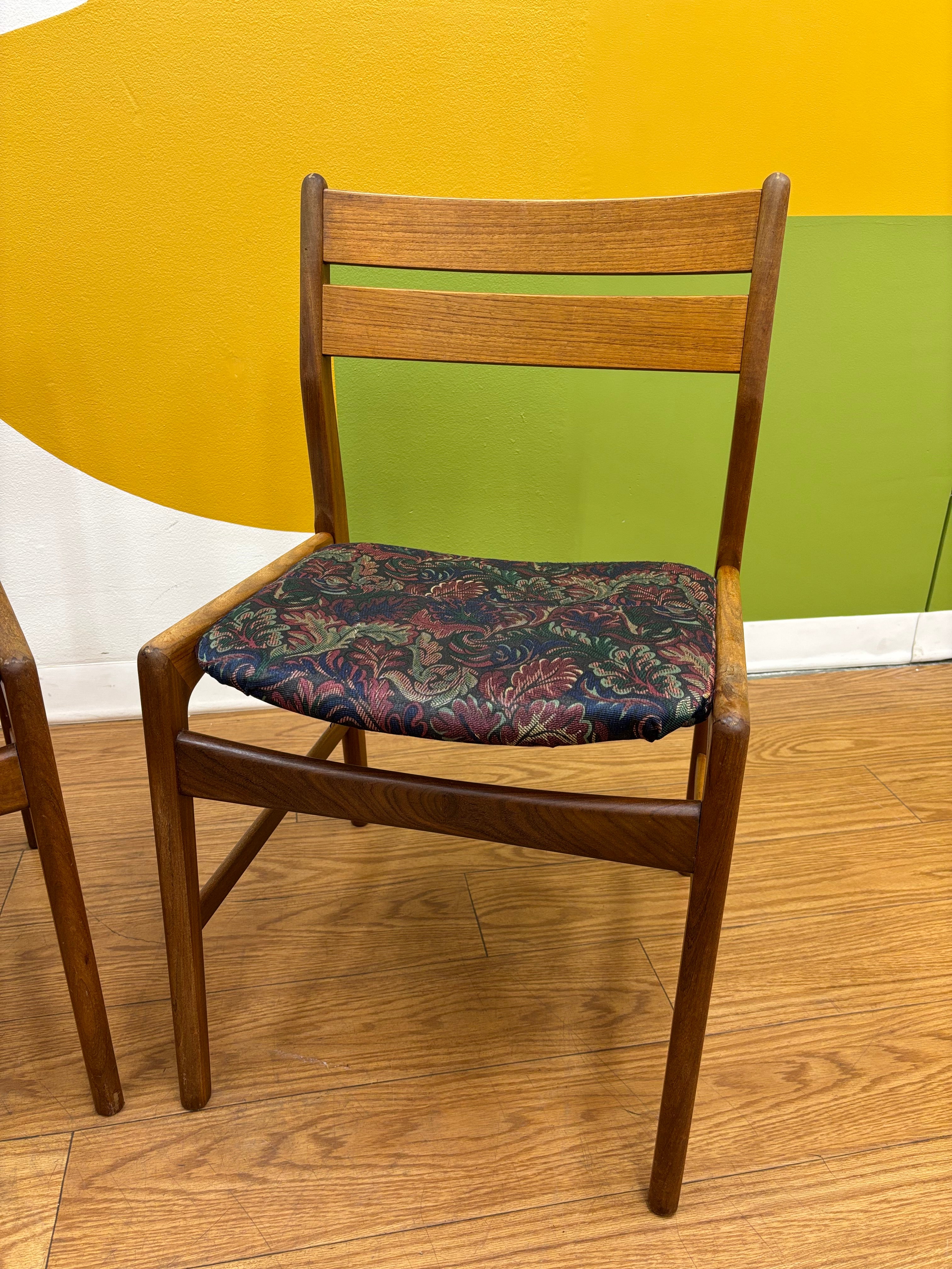 (2) Wood Dining Chairs