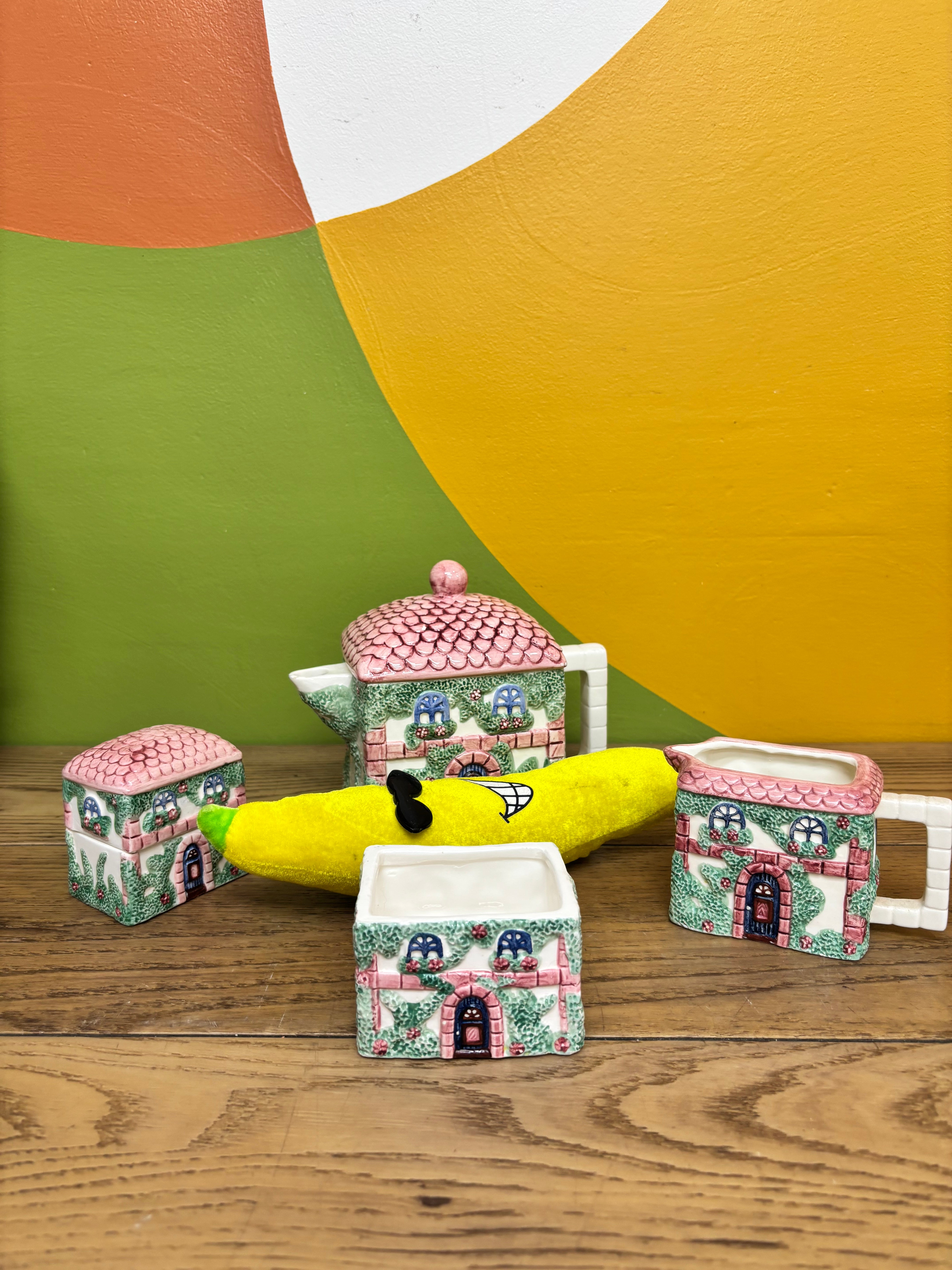 Avon Country Cottage Kitchen Set