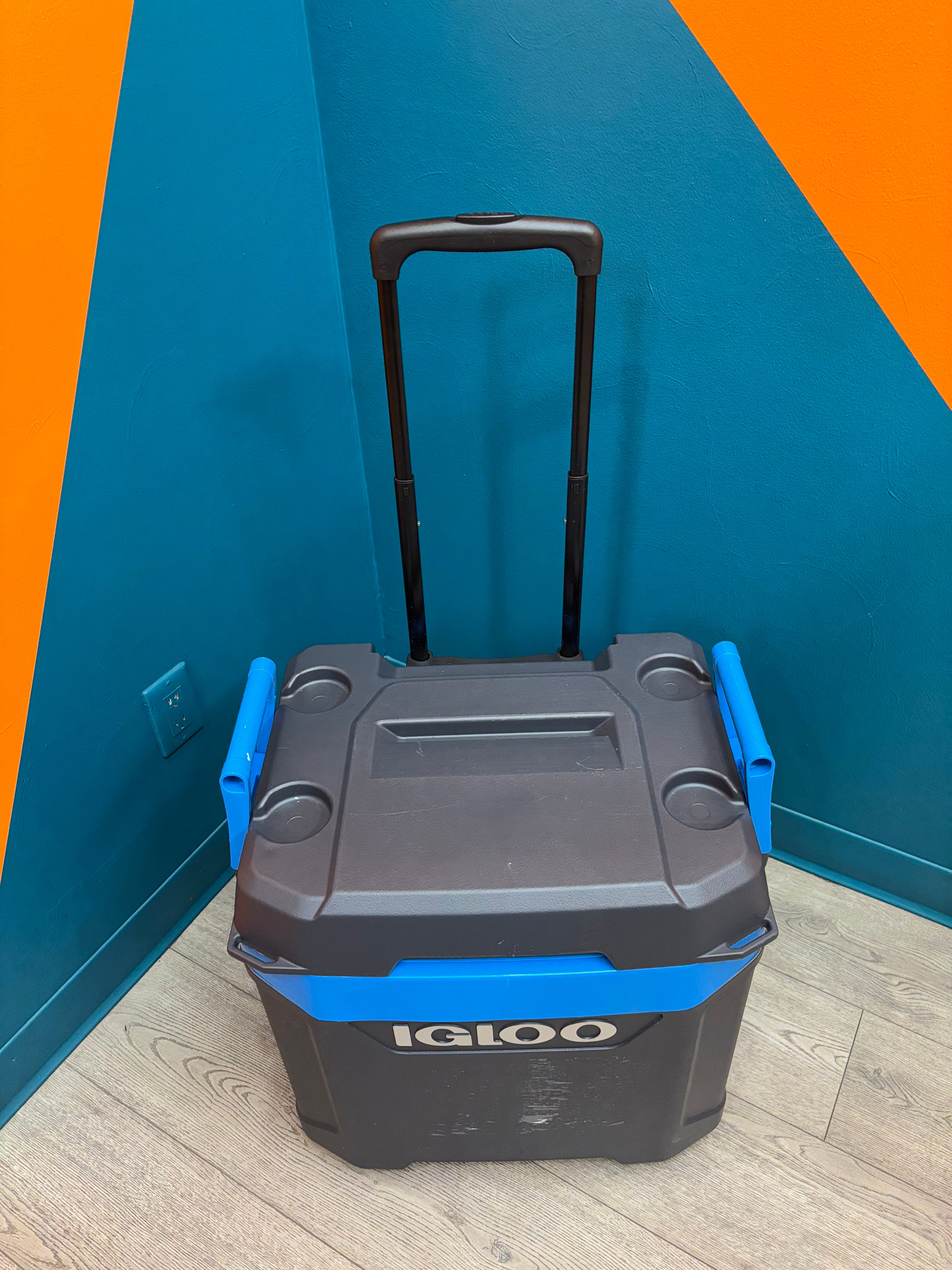 Igloo Rolling Ice Chest