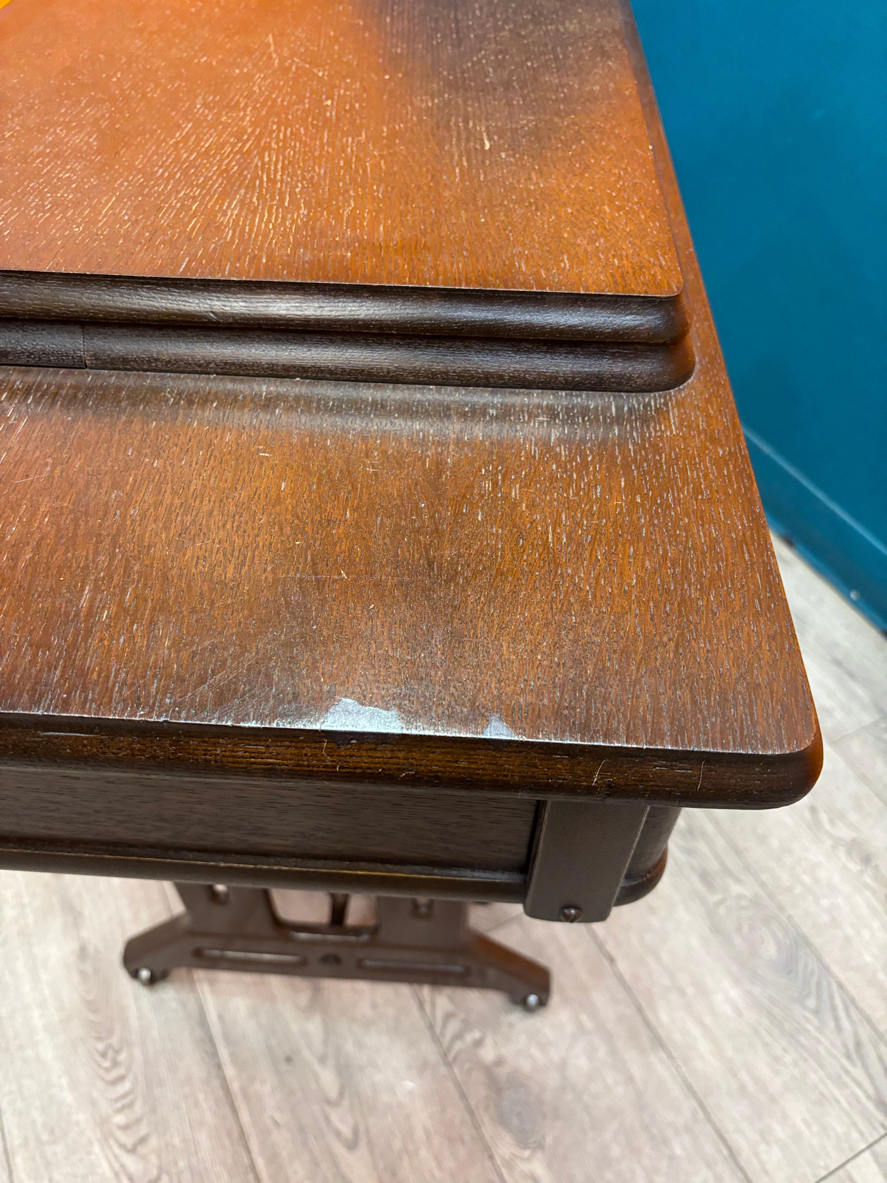 Singer Sewing Machine & Cabinet