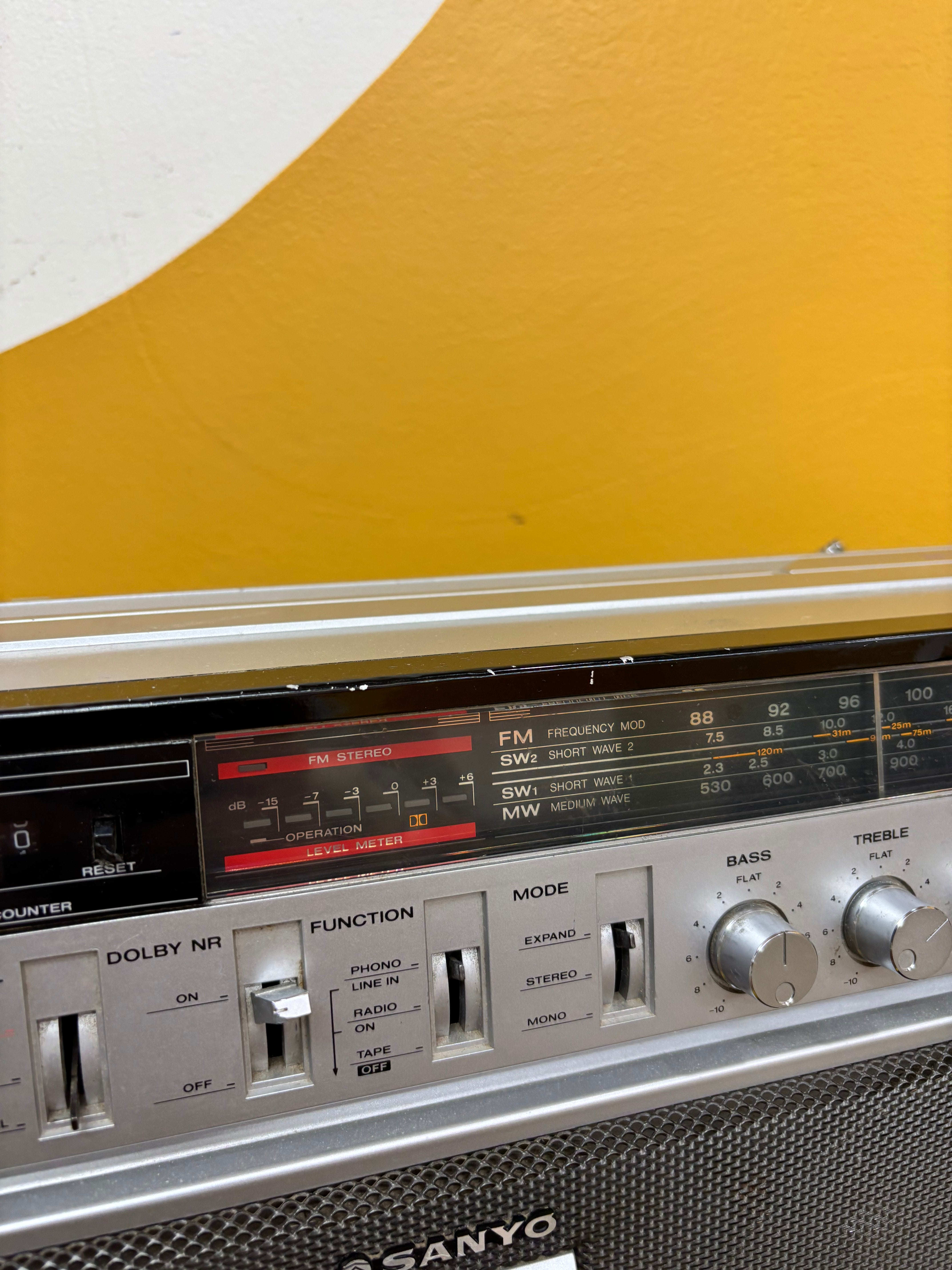 Sanyo M-X650 Radio Cassette Recorder Boombox