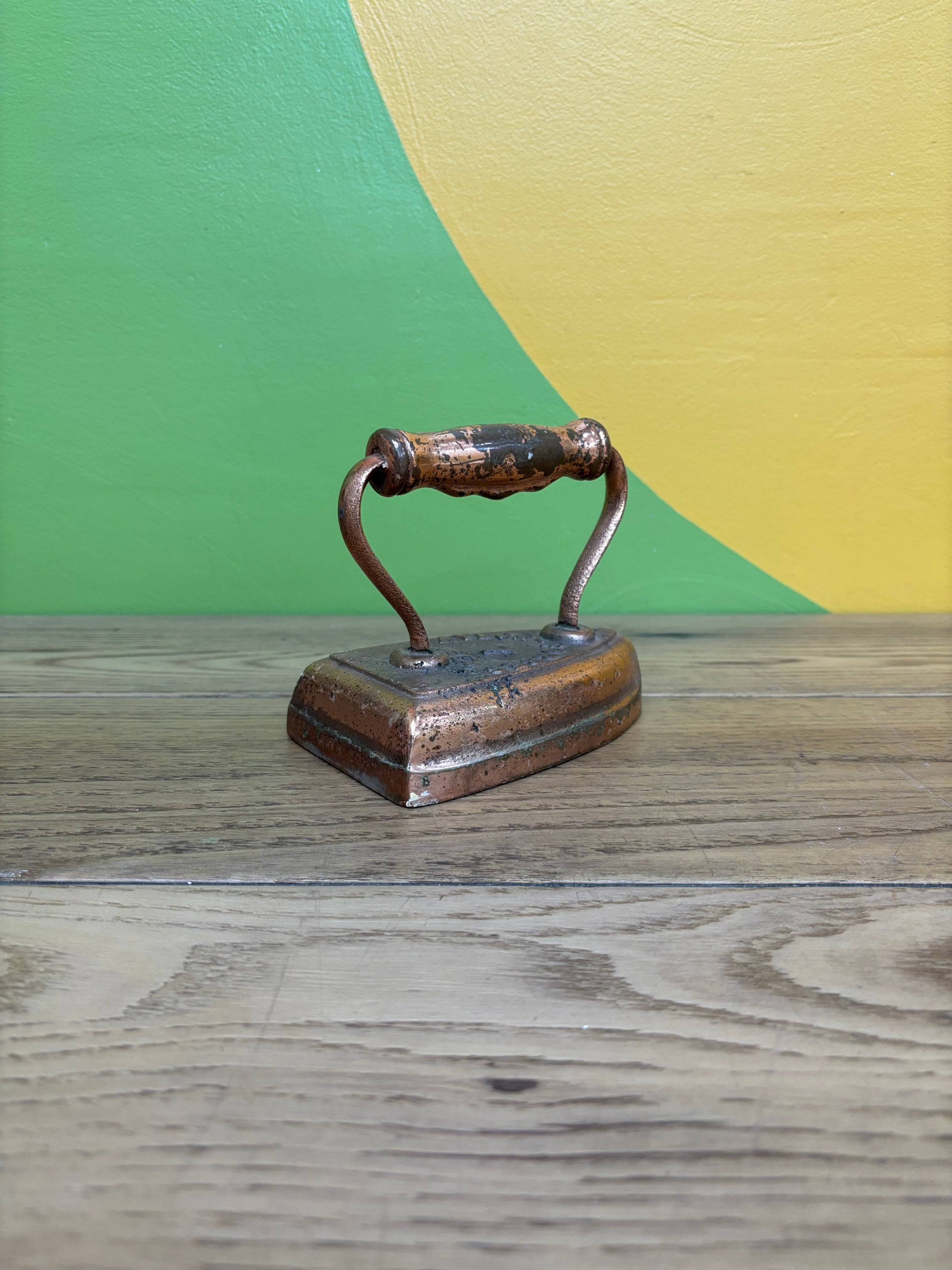 Number 7 Sad Iron (2 available)