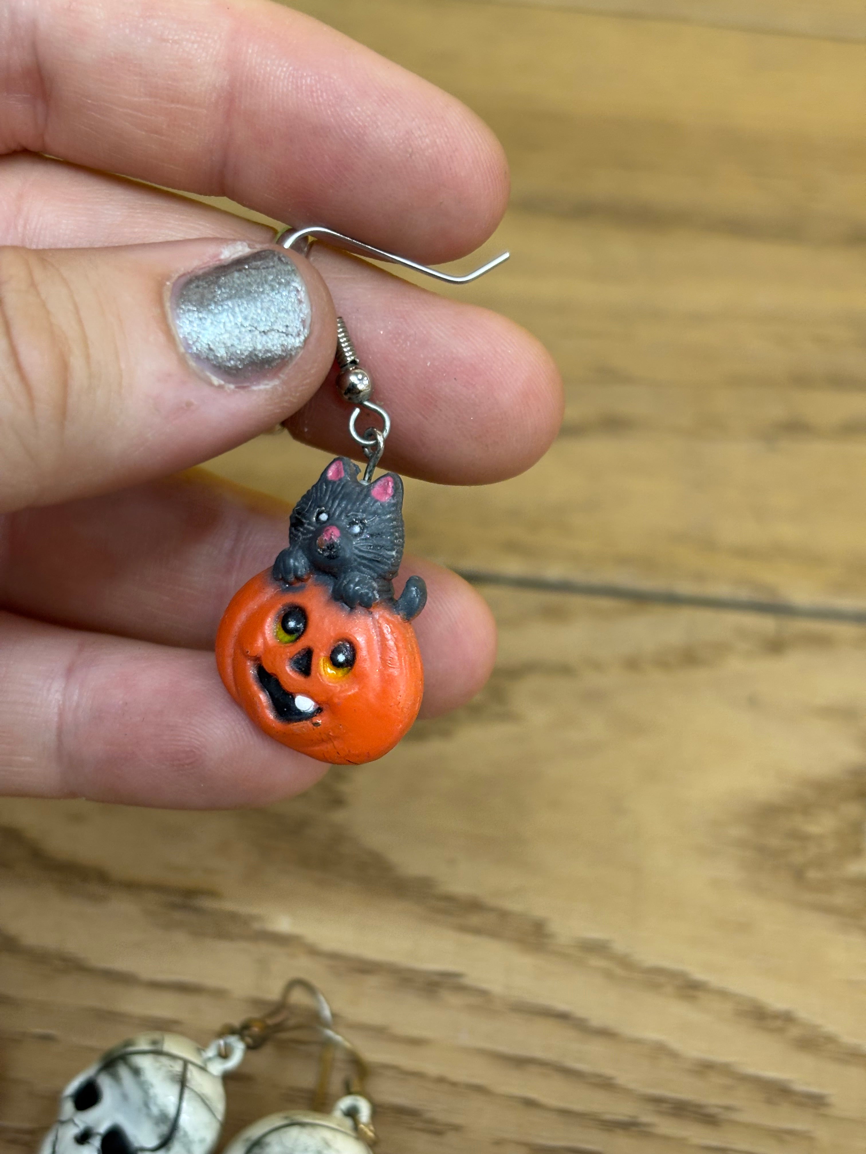 (4) Pairs of Halloween Earrings