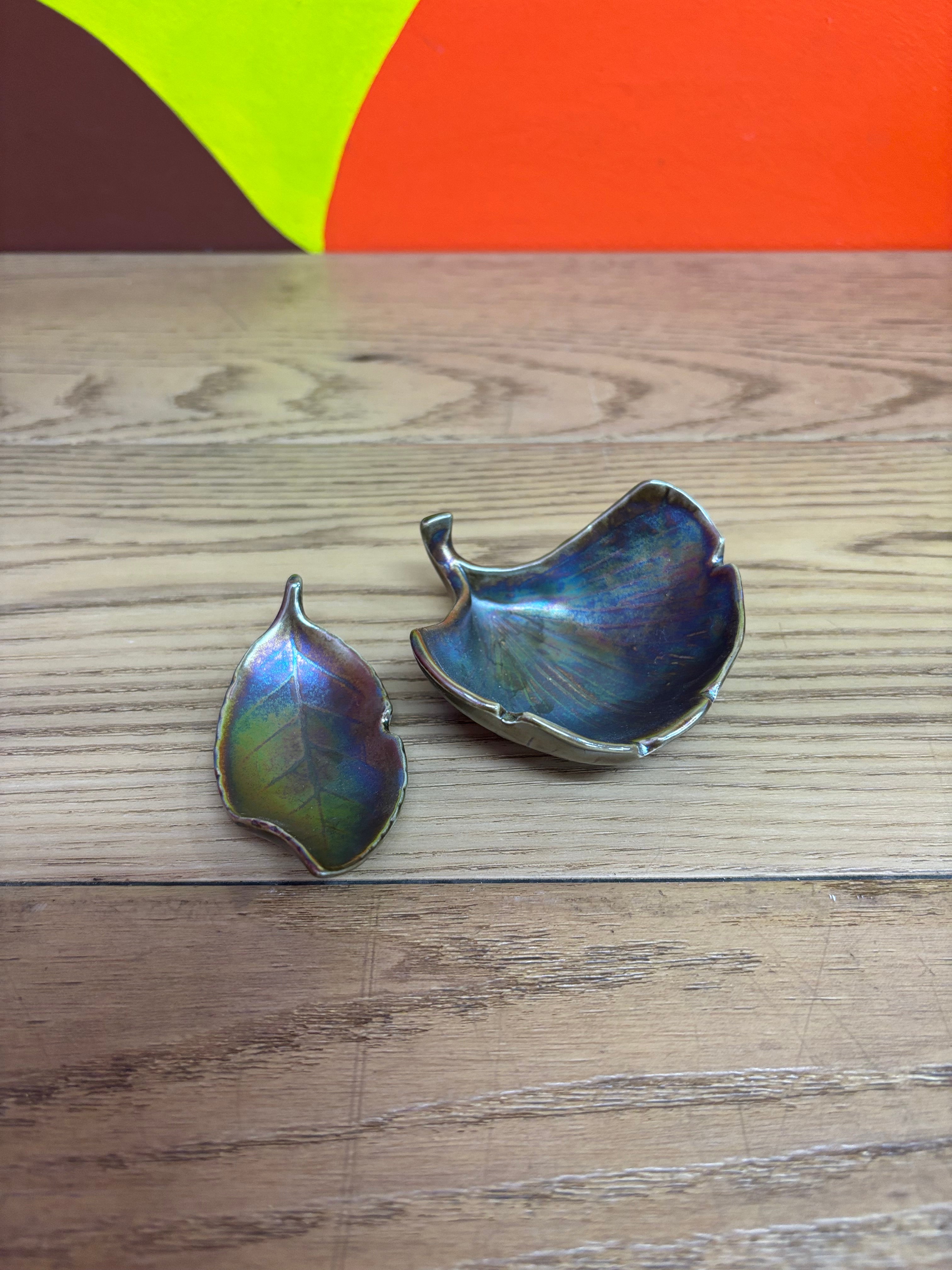 (2) Small Kotobuki Leaf Dishes