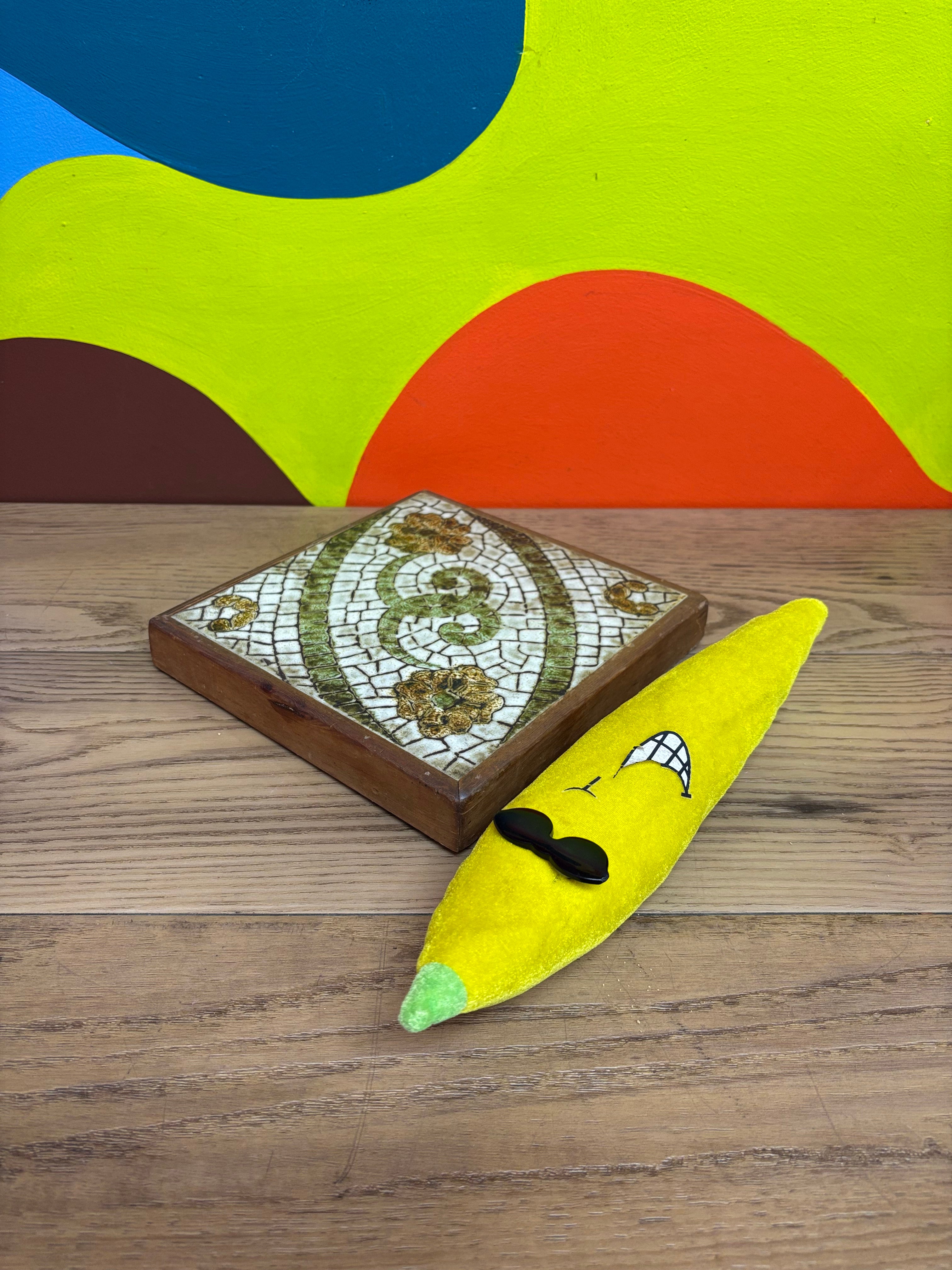 Mosaic Tile in Wood Frame