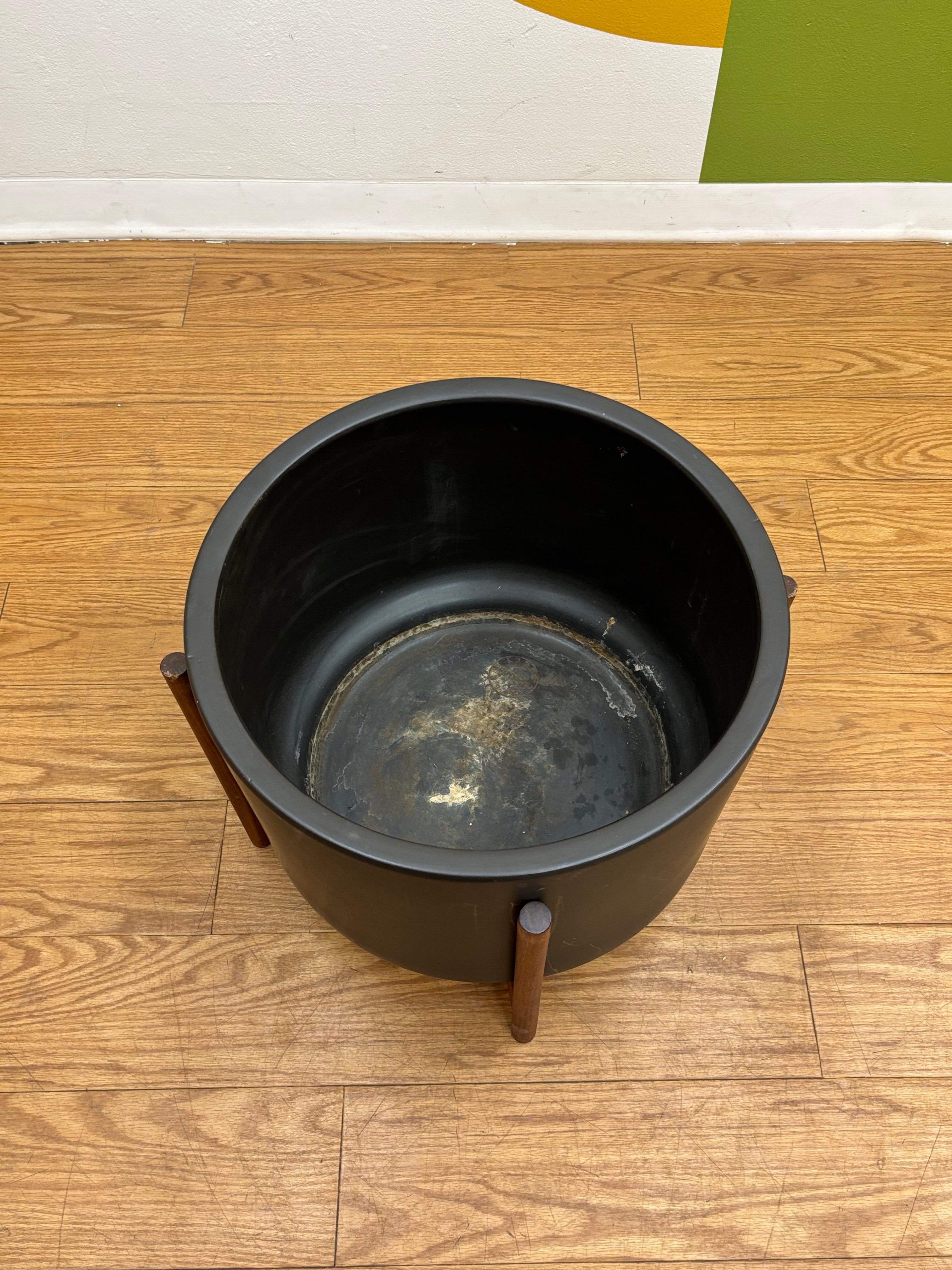 Case Study Large Ceramic Planter