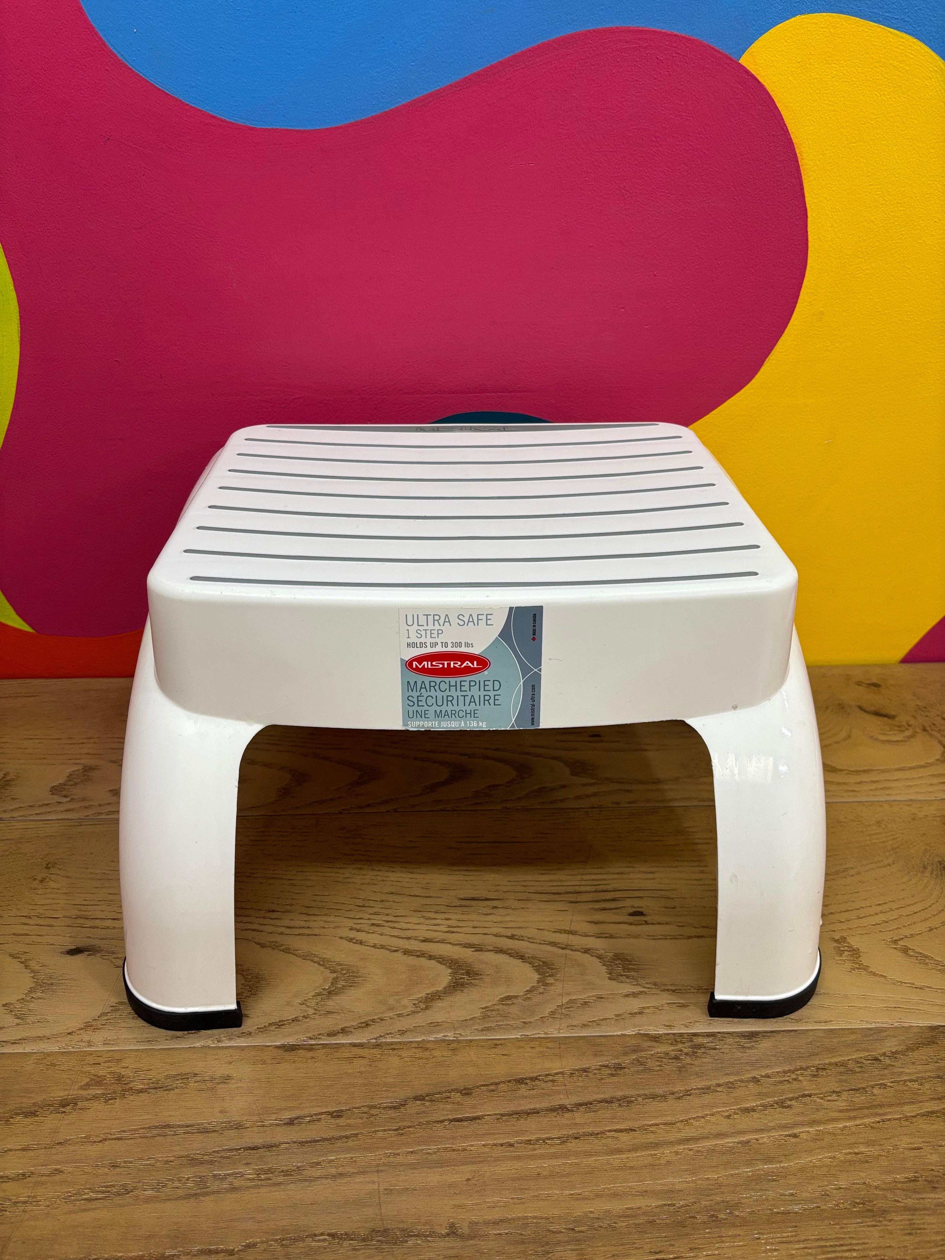 Mistral Ultra Safe 1 Step Plastic Stool