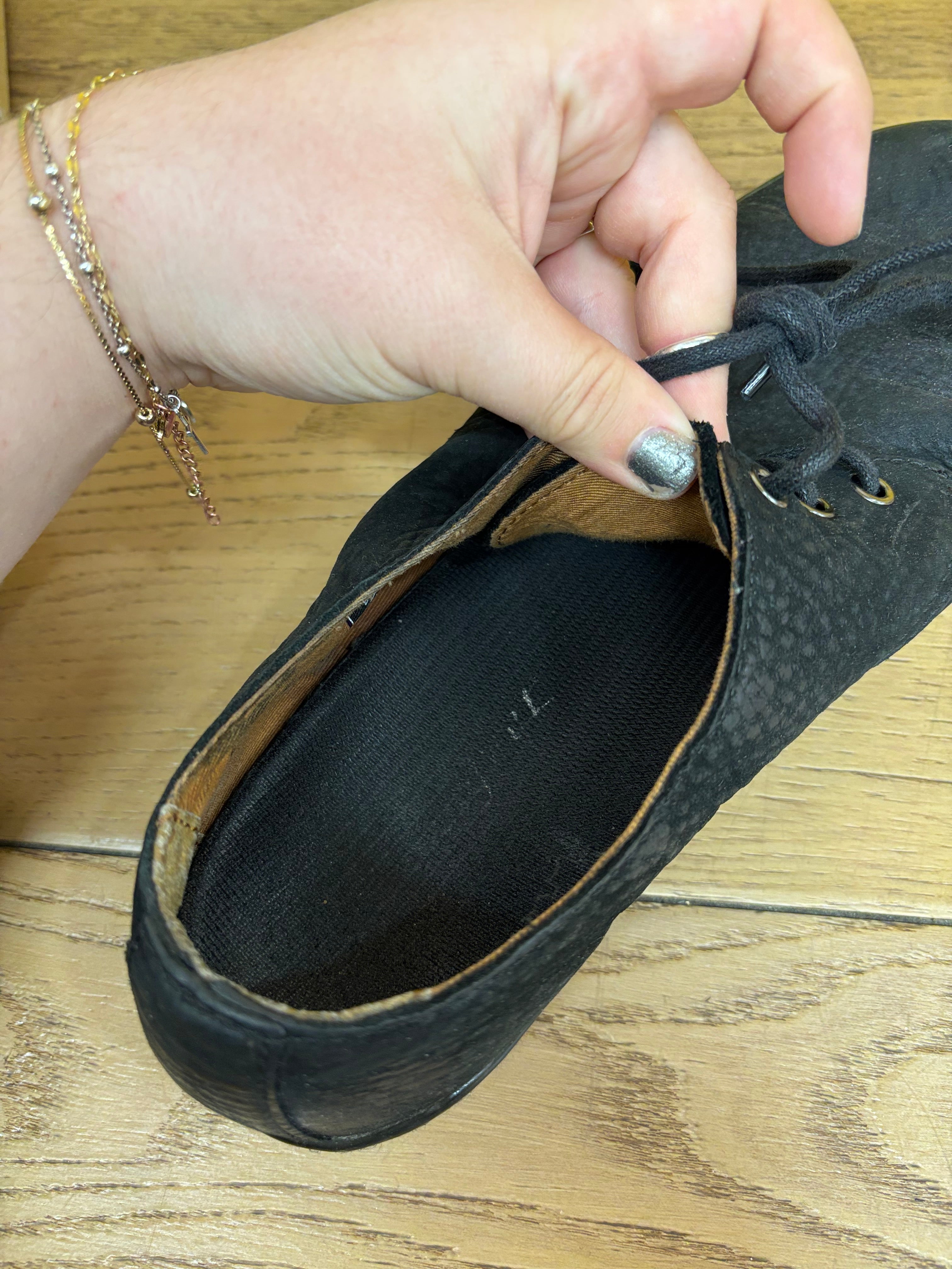 Dr. Martens Coronado Shoes (Men's 10/Ladies 11)