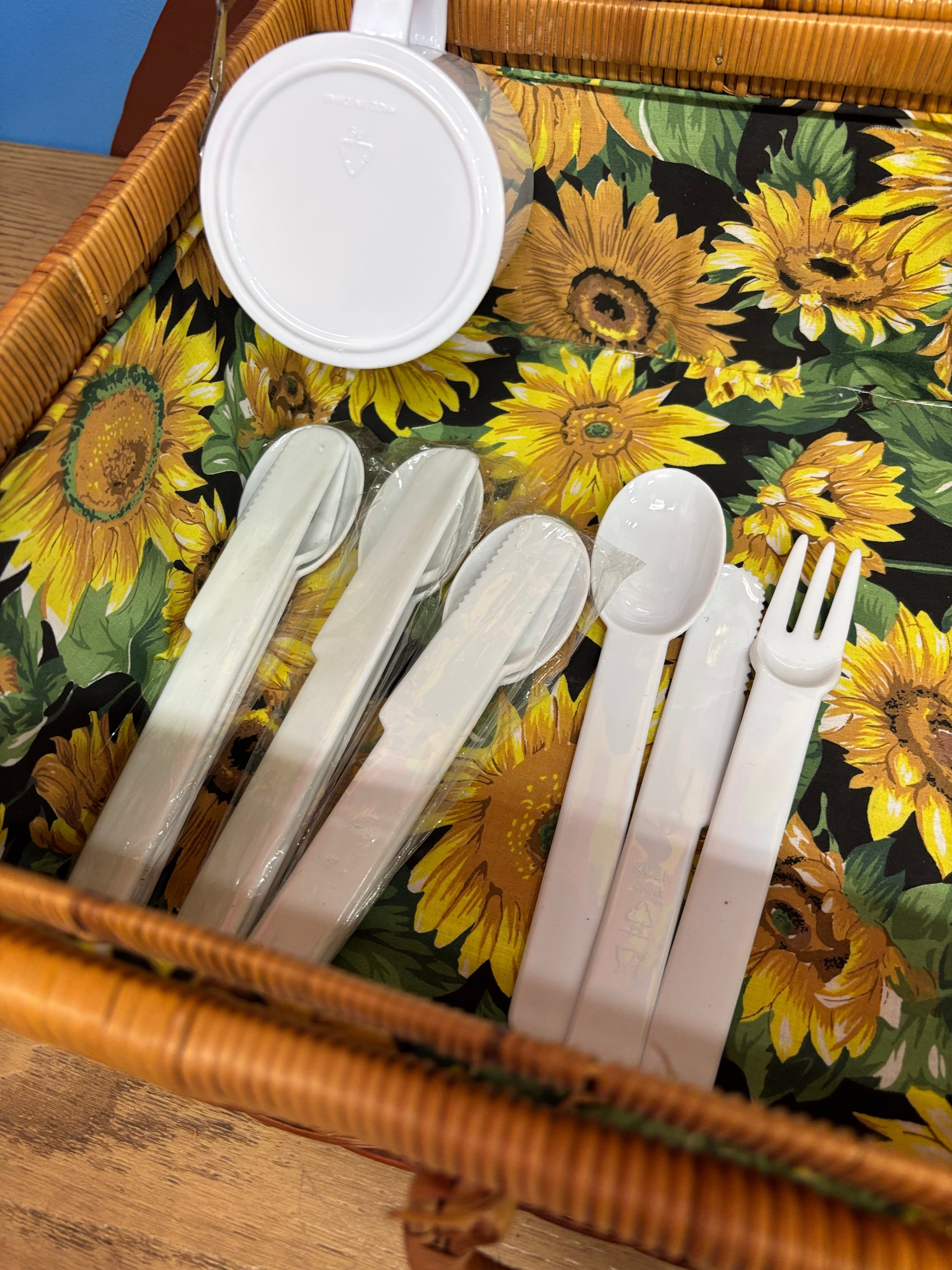 Wicker Picnic Basket Bundle