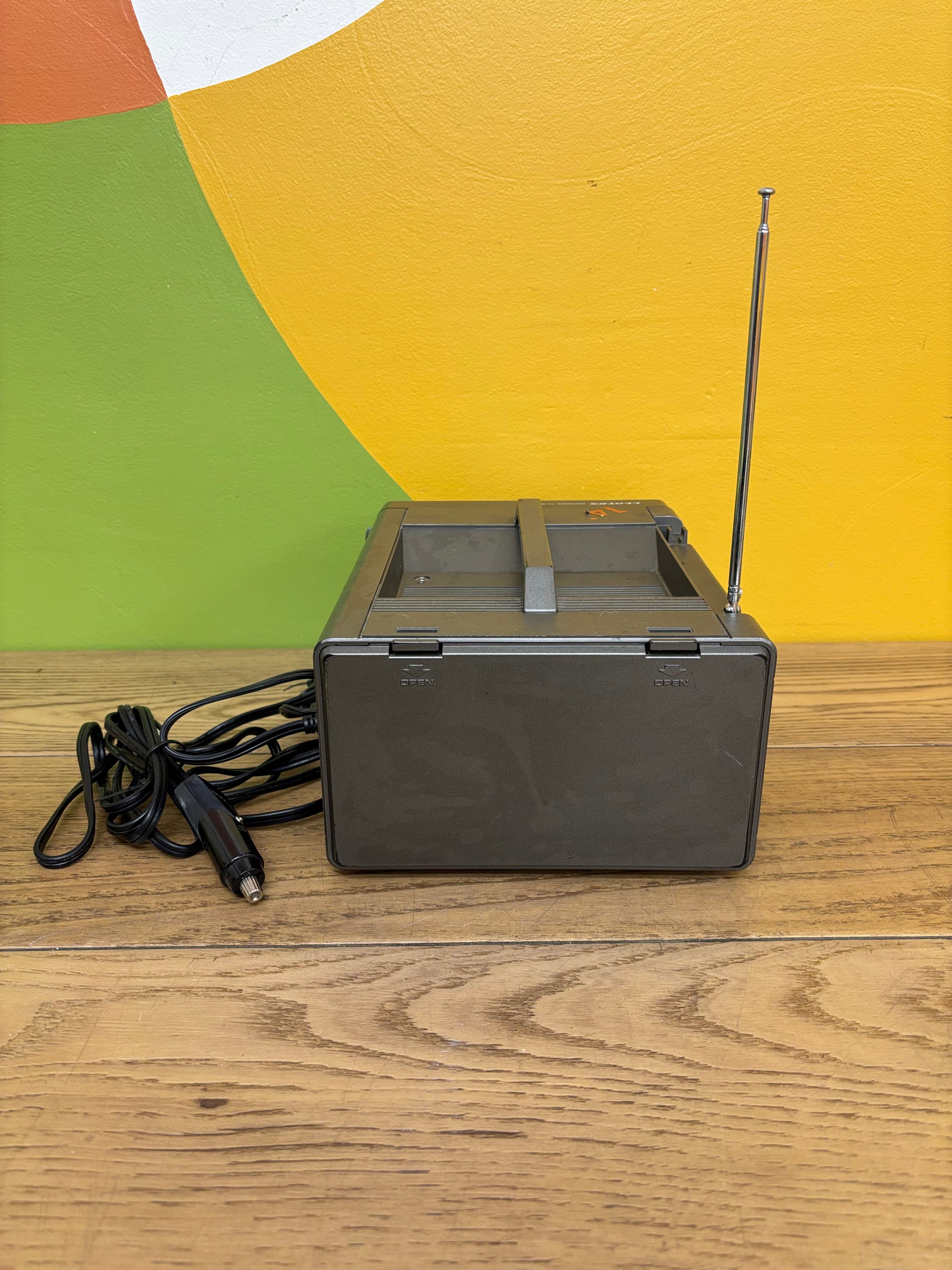 Lloyd’s Portable TV/Radio