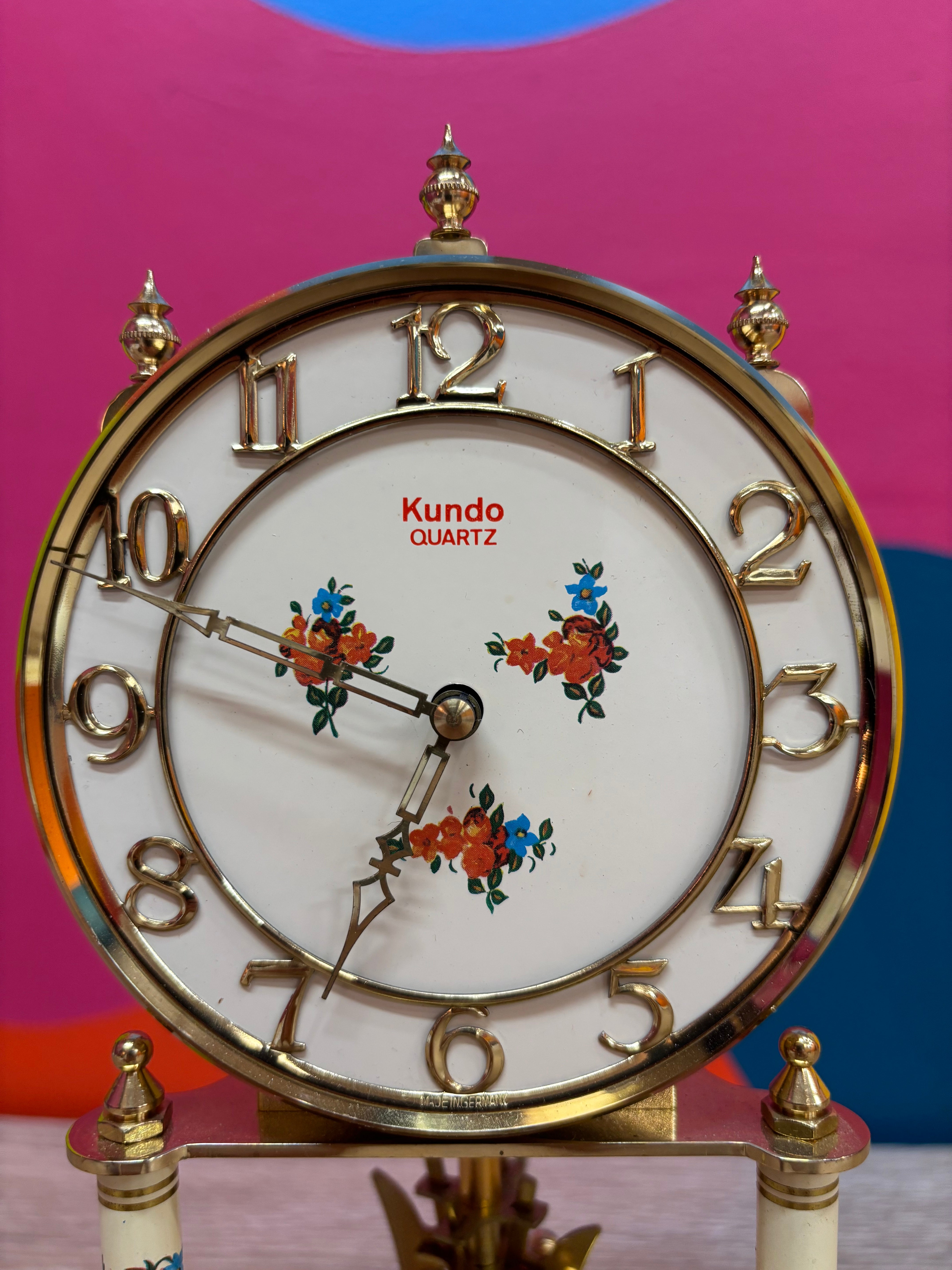 Kundo Quartz Clock