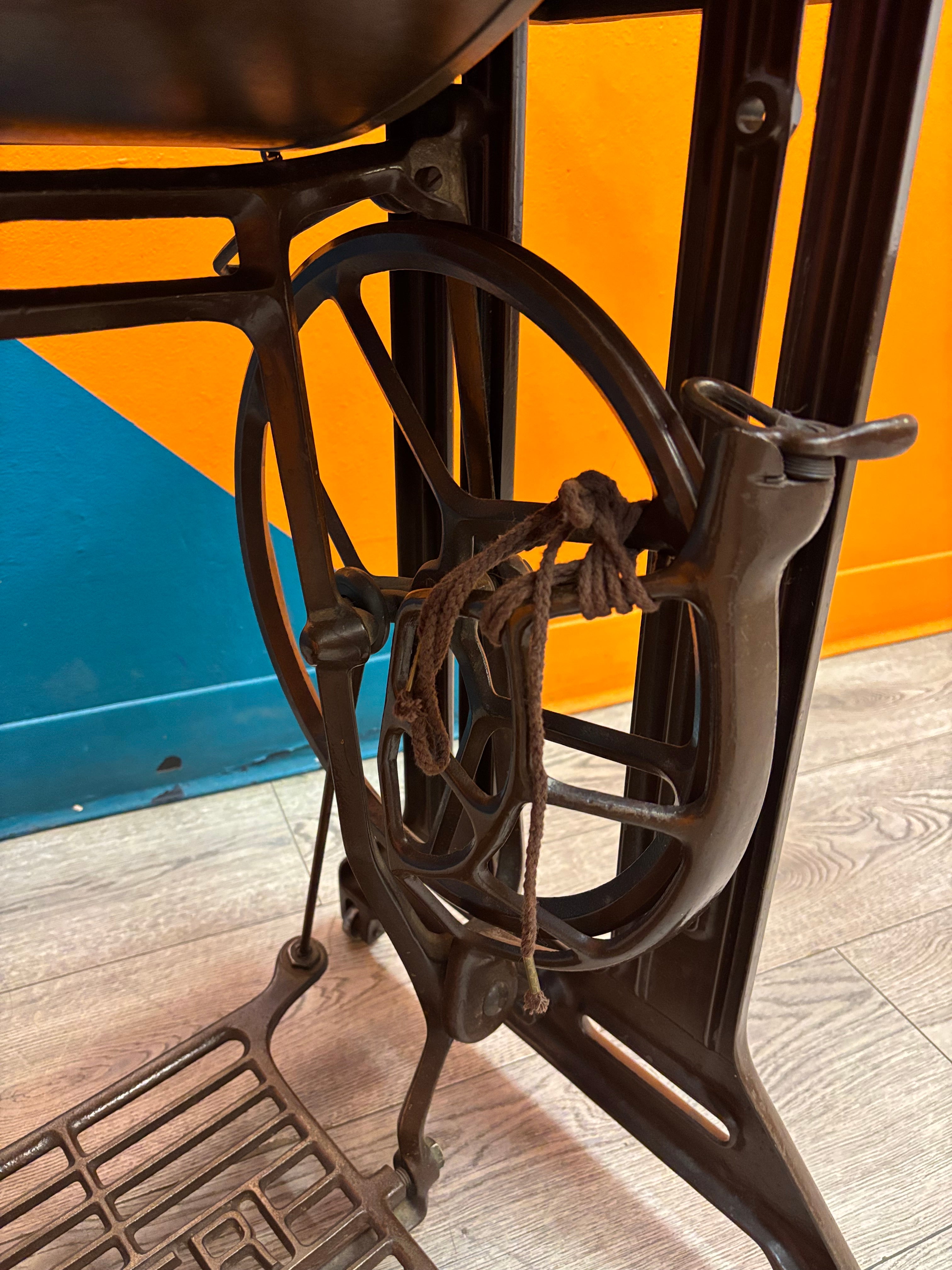 Singer Sewing Machine & Cabinet