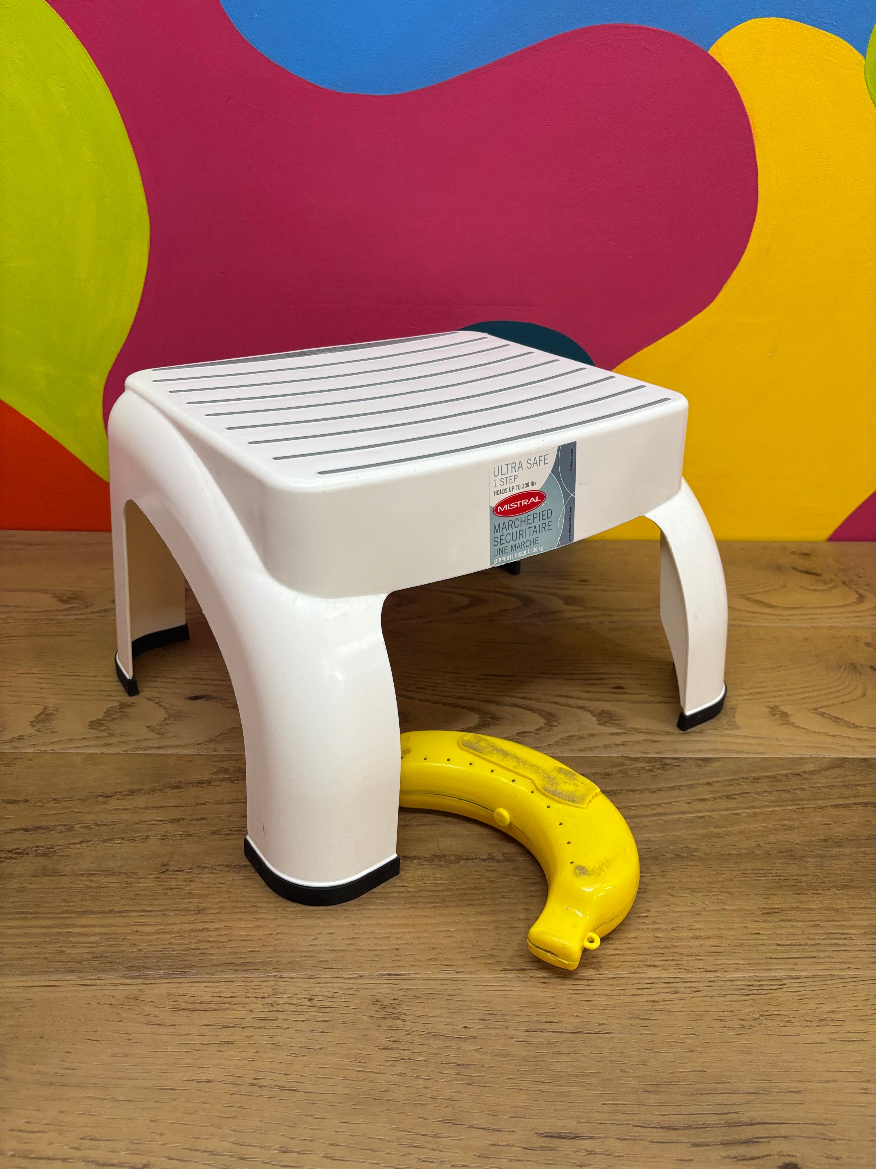 Mistral Ultra Safe 1 Step Plastic Stool