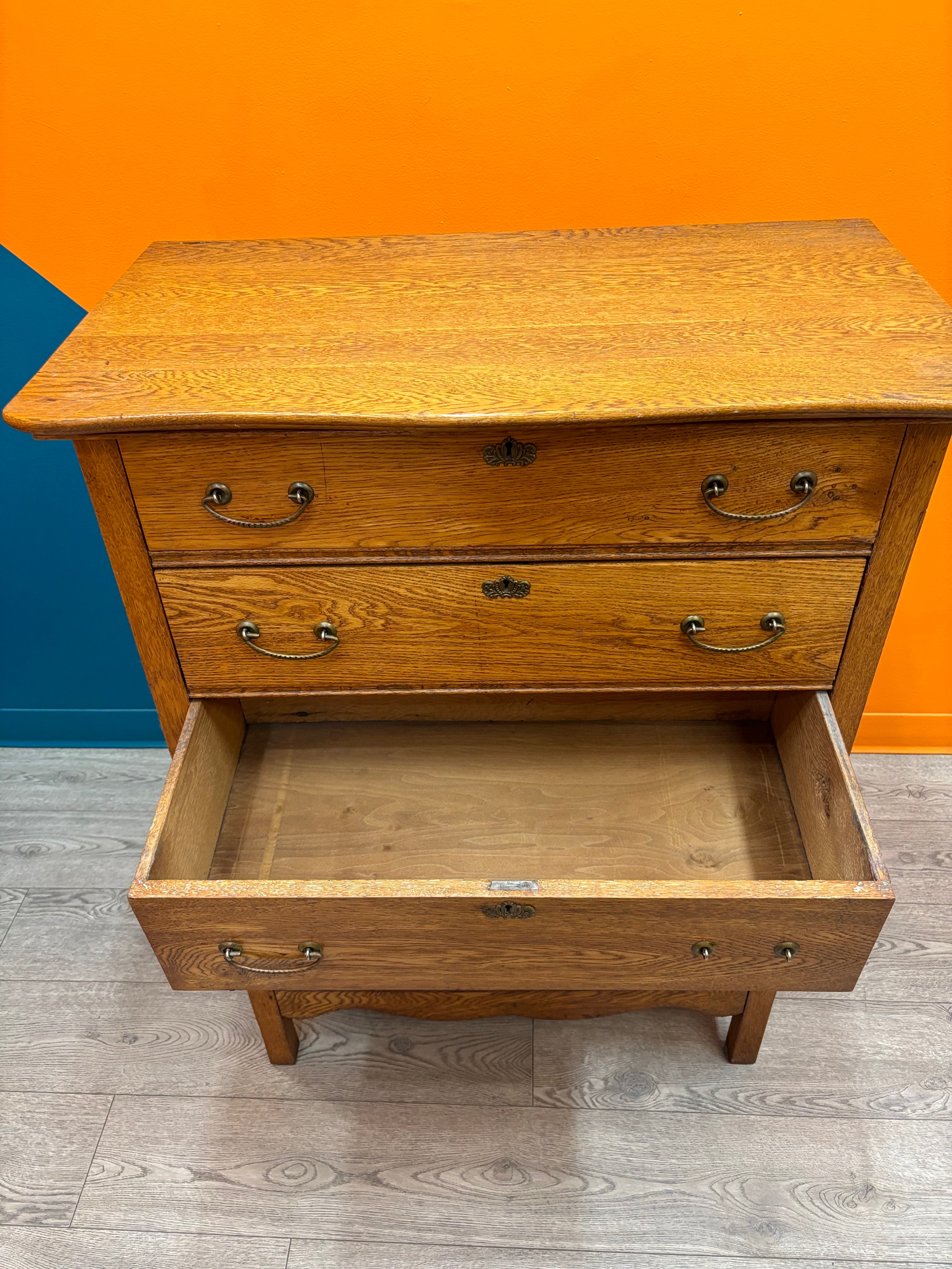 Wood 5 Drawer Dresser