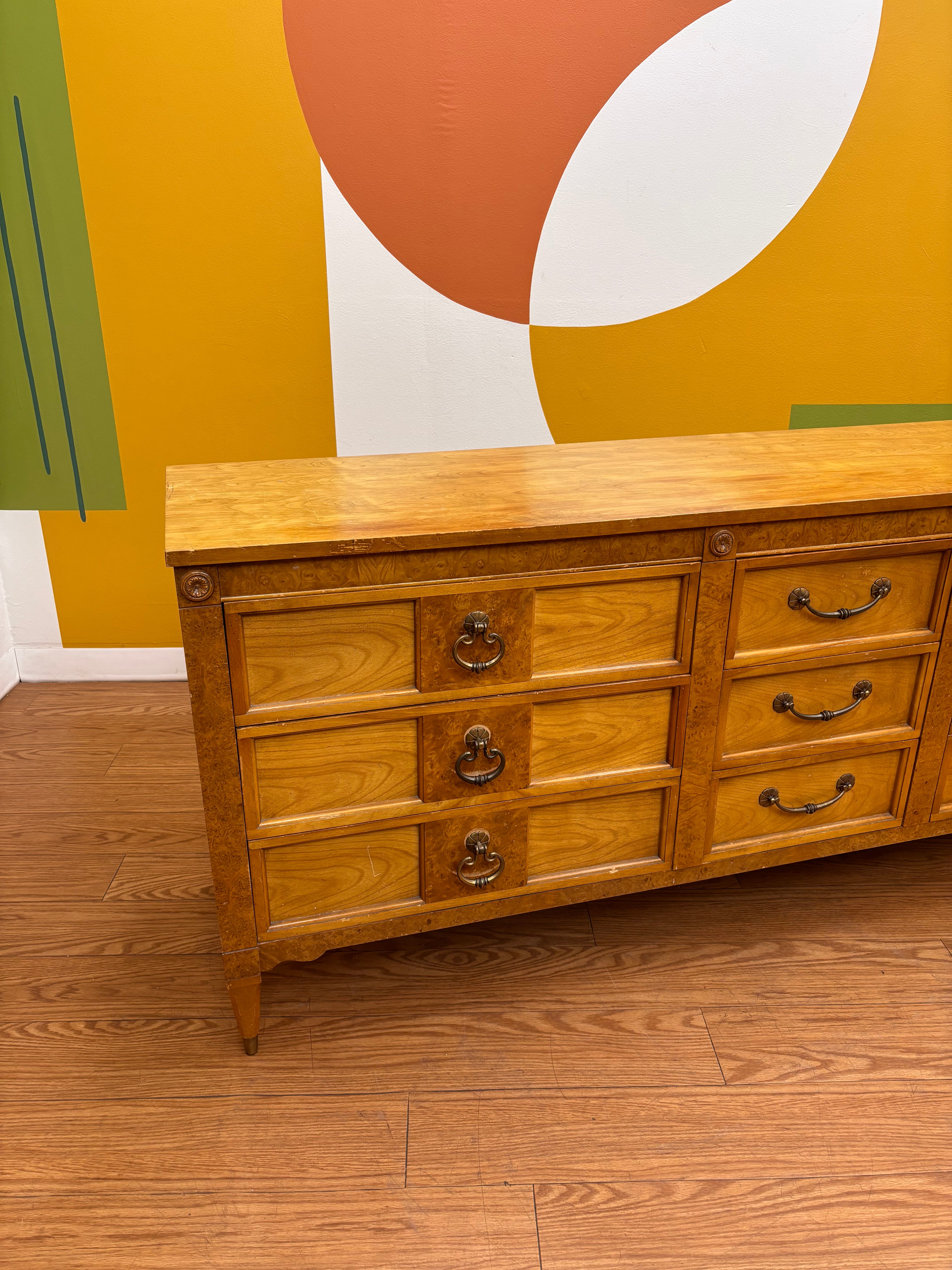 Bassett Furniture 9-Drawer Wood Dresser