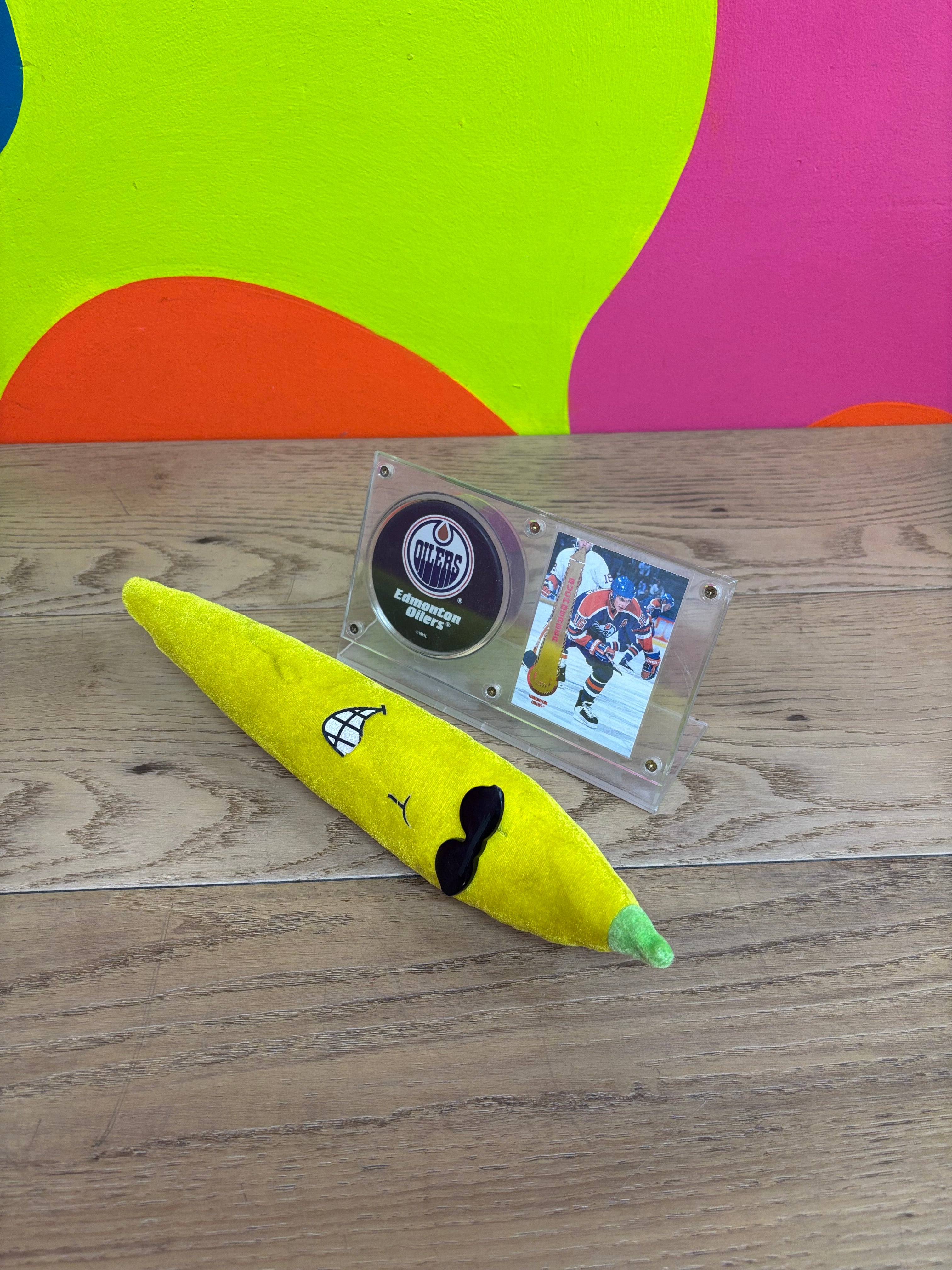 Kelly Buchberger #16 Edmonton Oilers Card & Puck