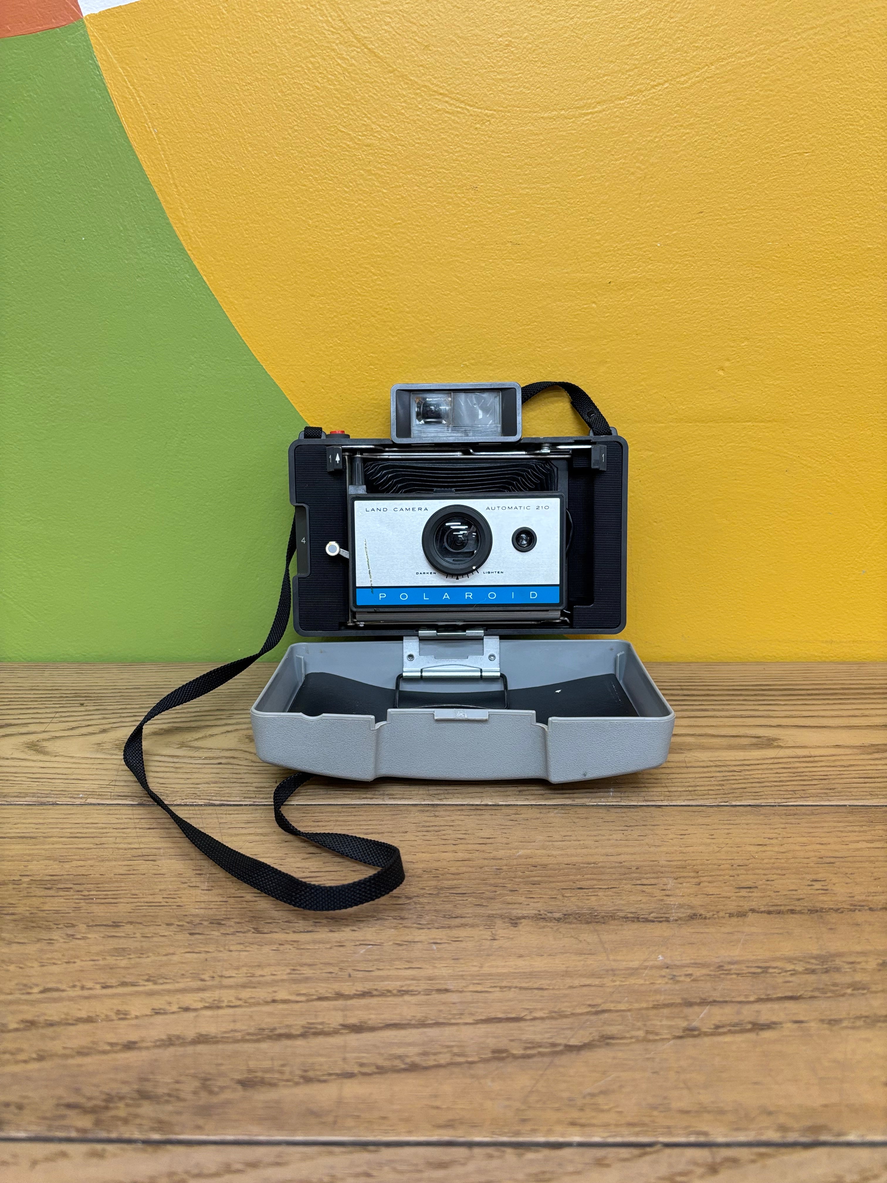Polaroid Automatic 210 Land Camera