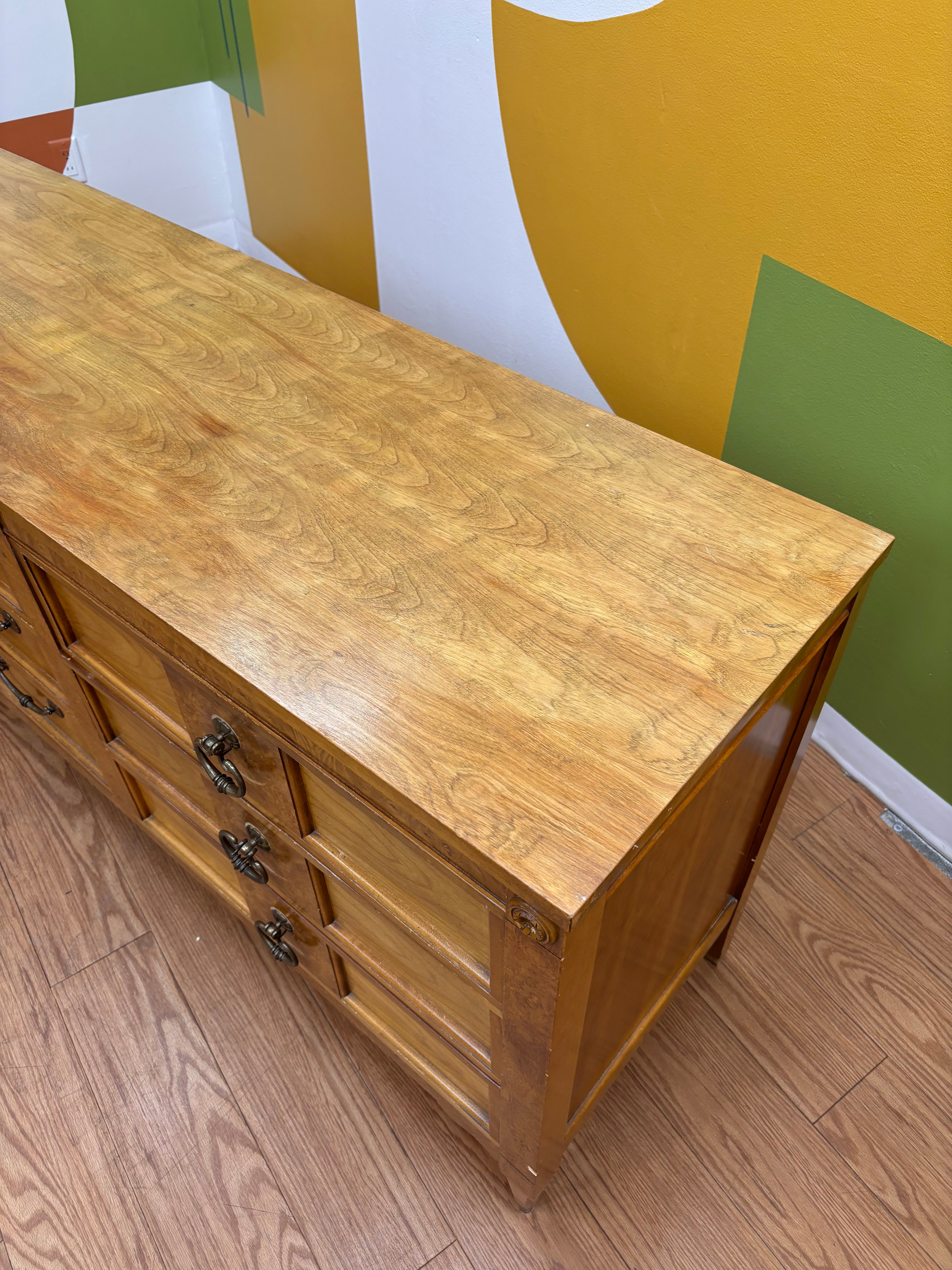 Bassett Furniture 9-Drawer Wood Dresser