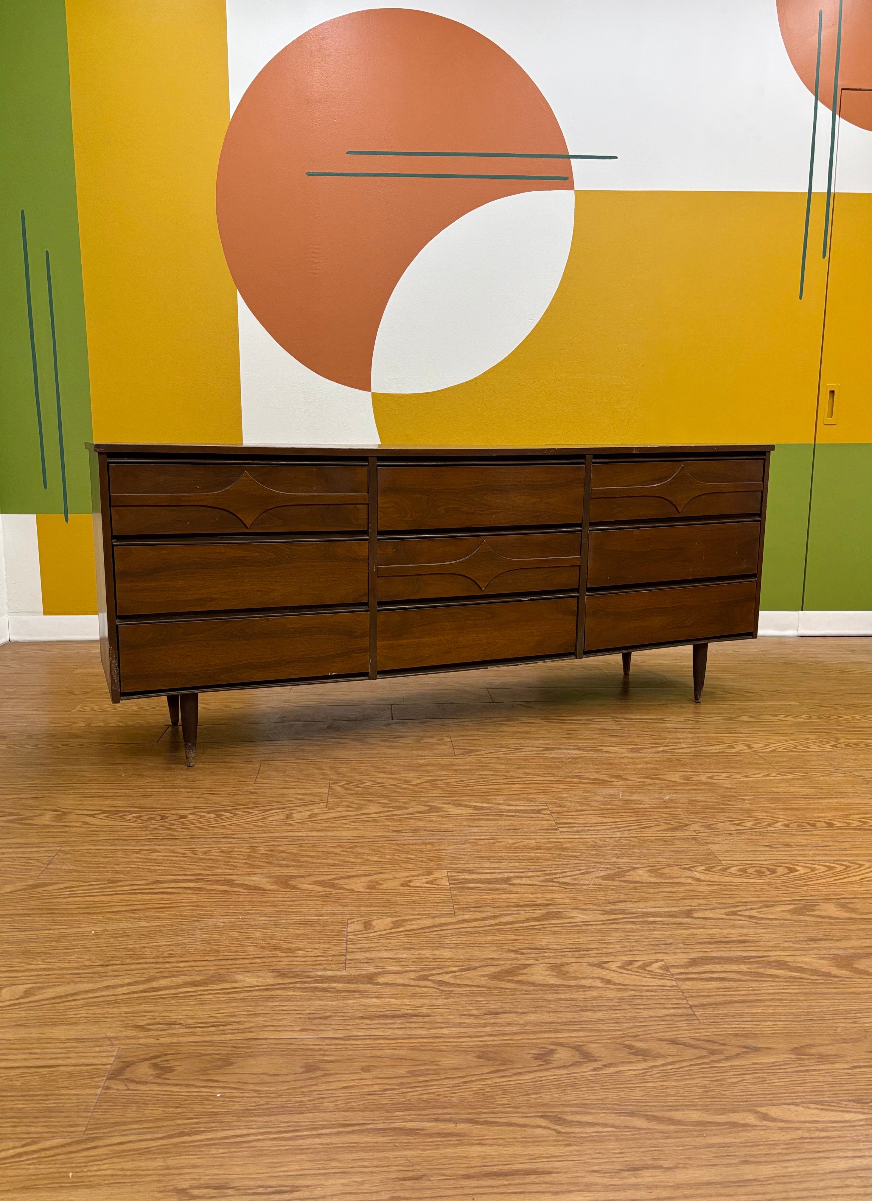 9 Drawer Dresser