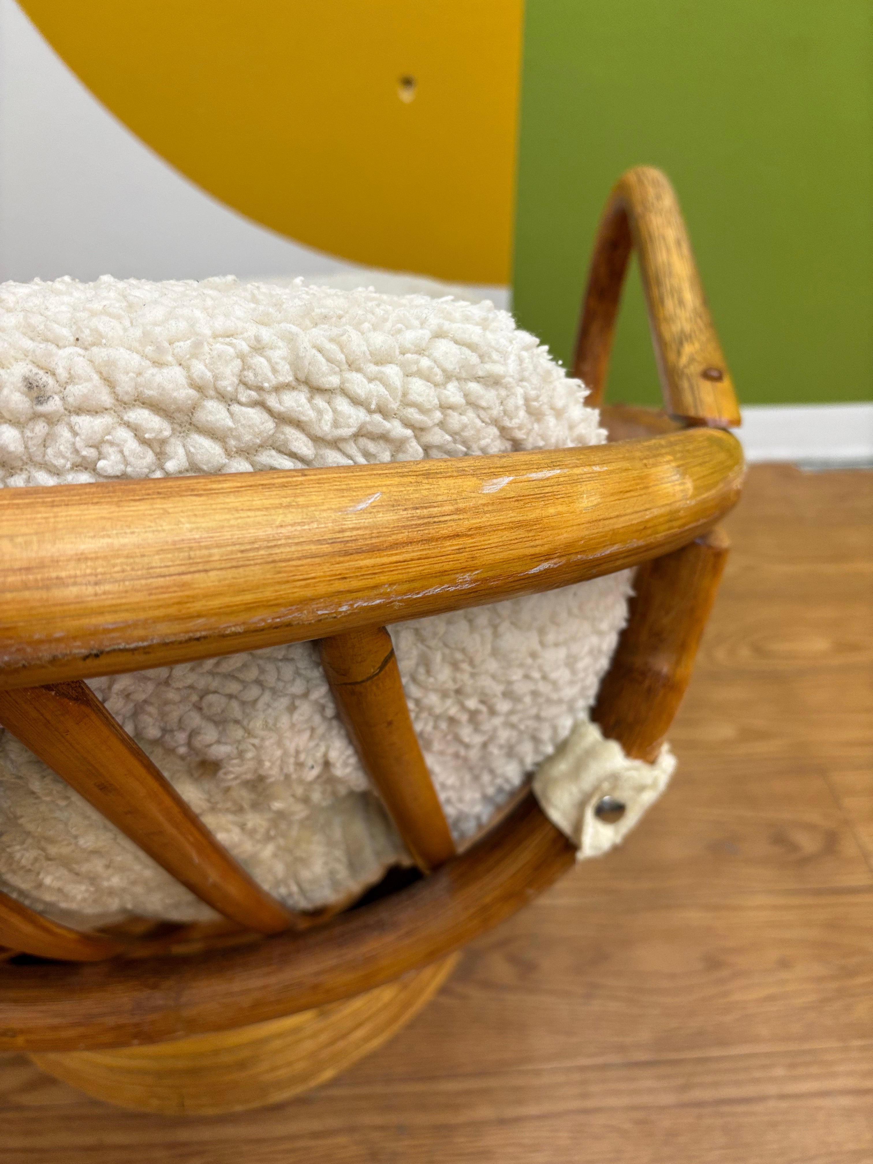 Egg Swivel Chair