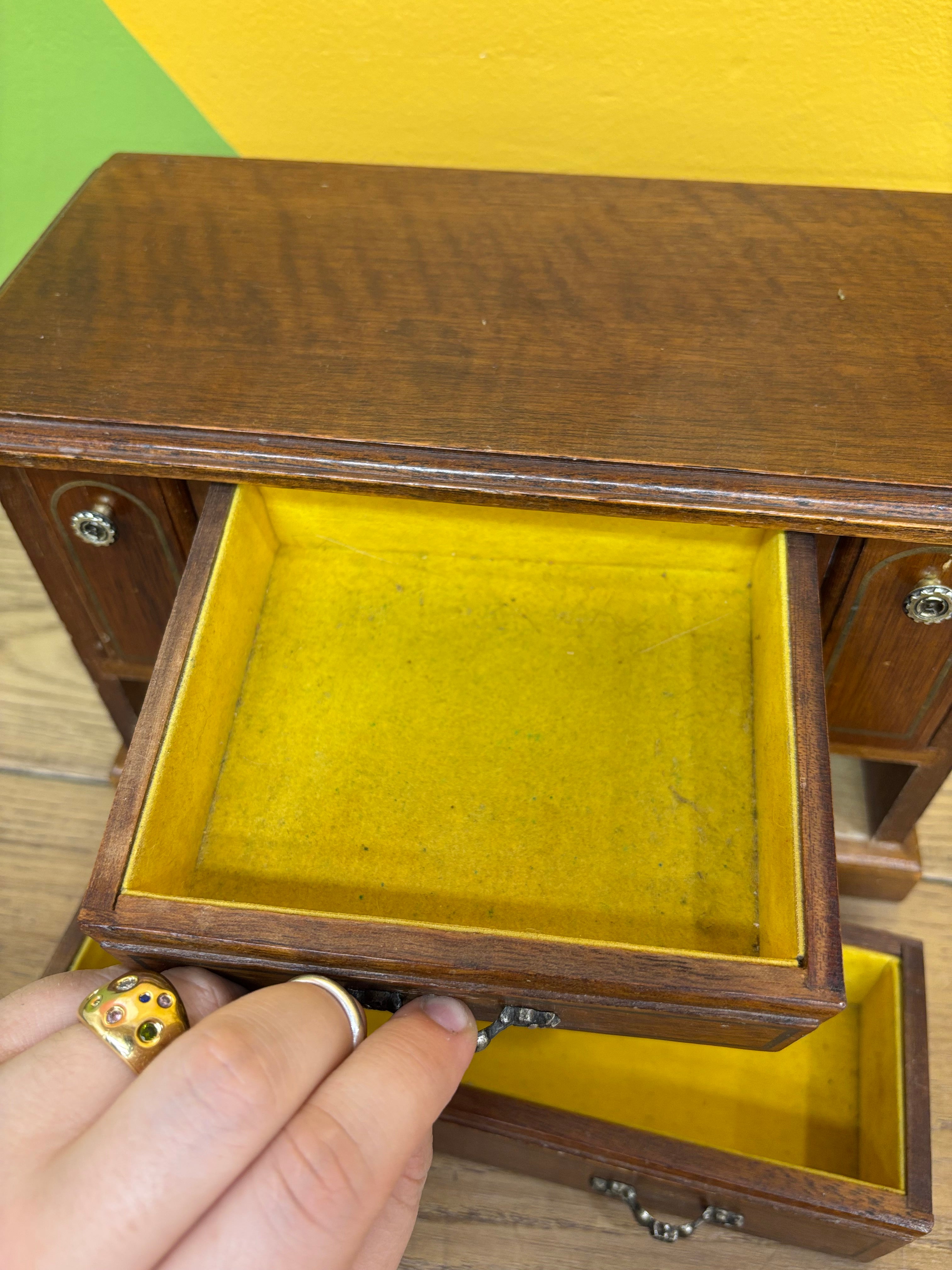 Wood Musical Jewlery Box
