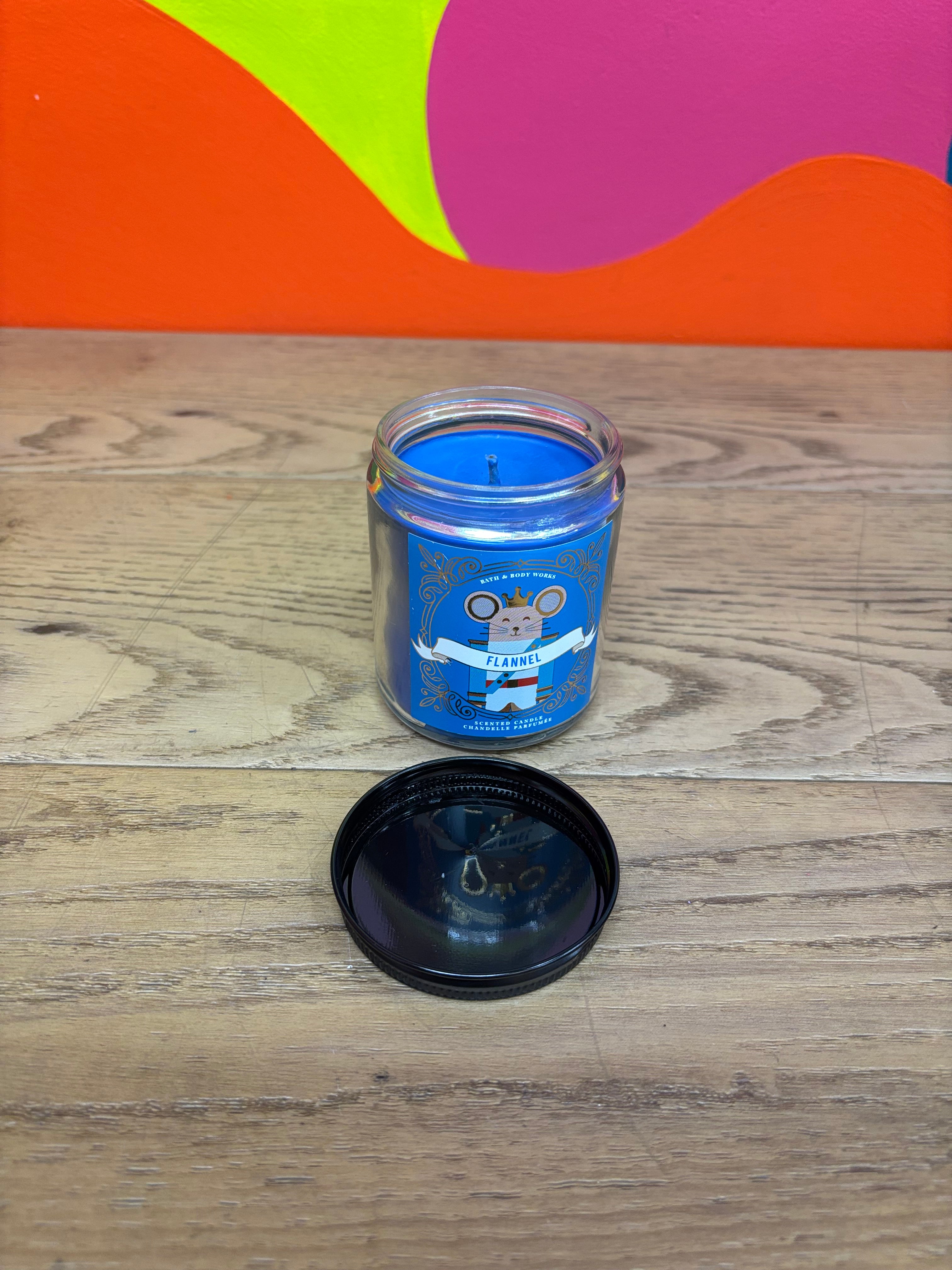 1 Wick Flannel Scented Candle
