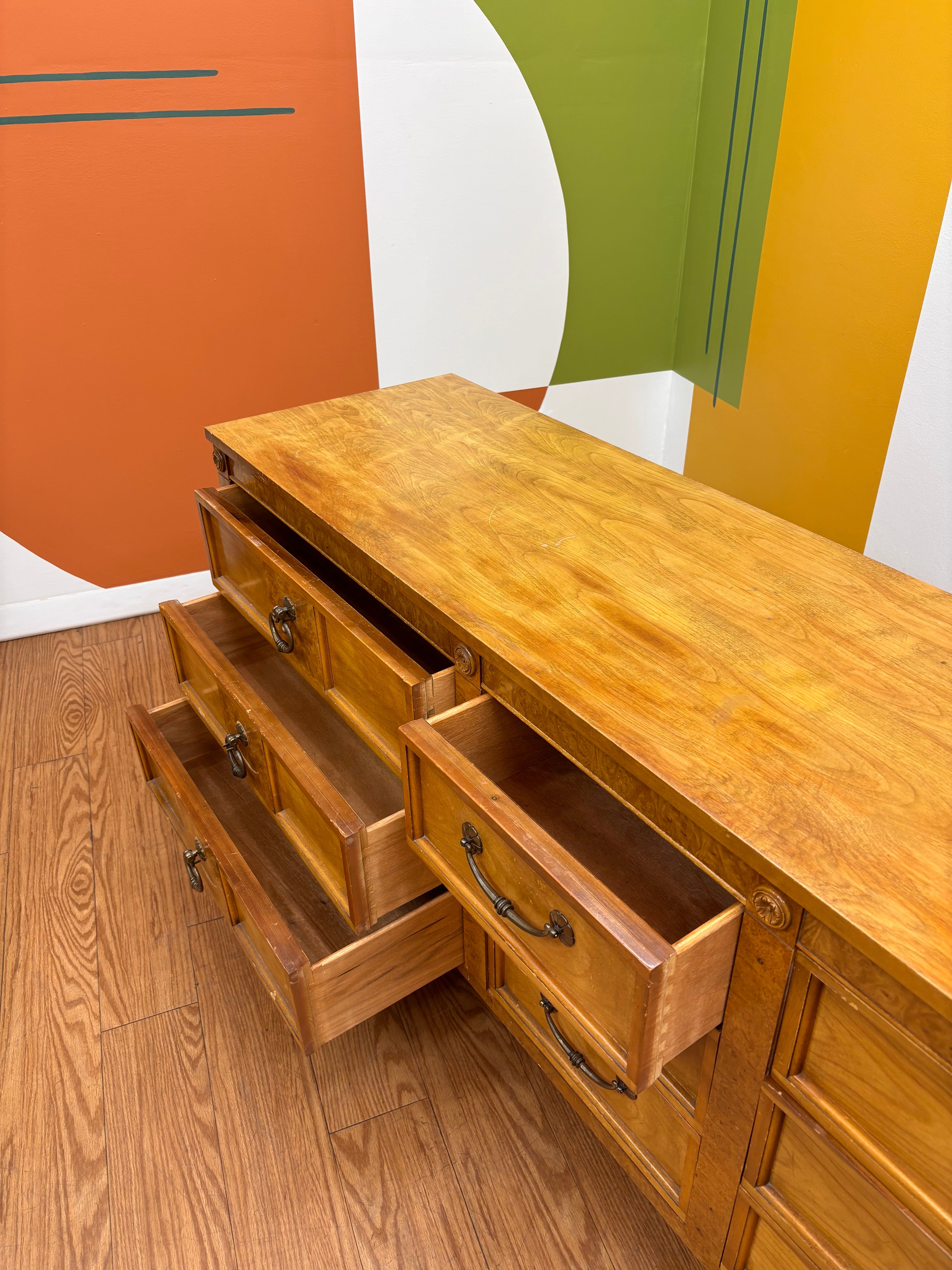 Bassett Furniture 9-Drawer Wood Dresser