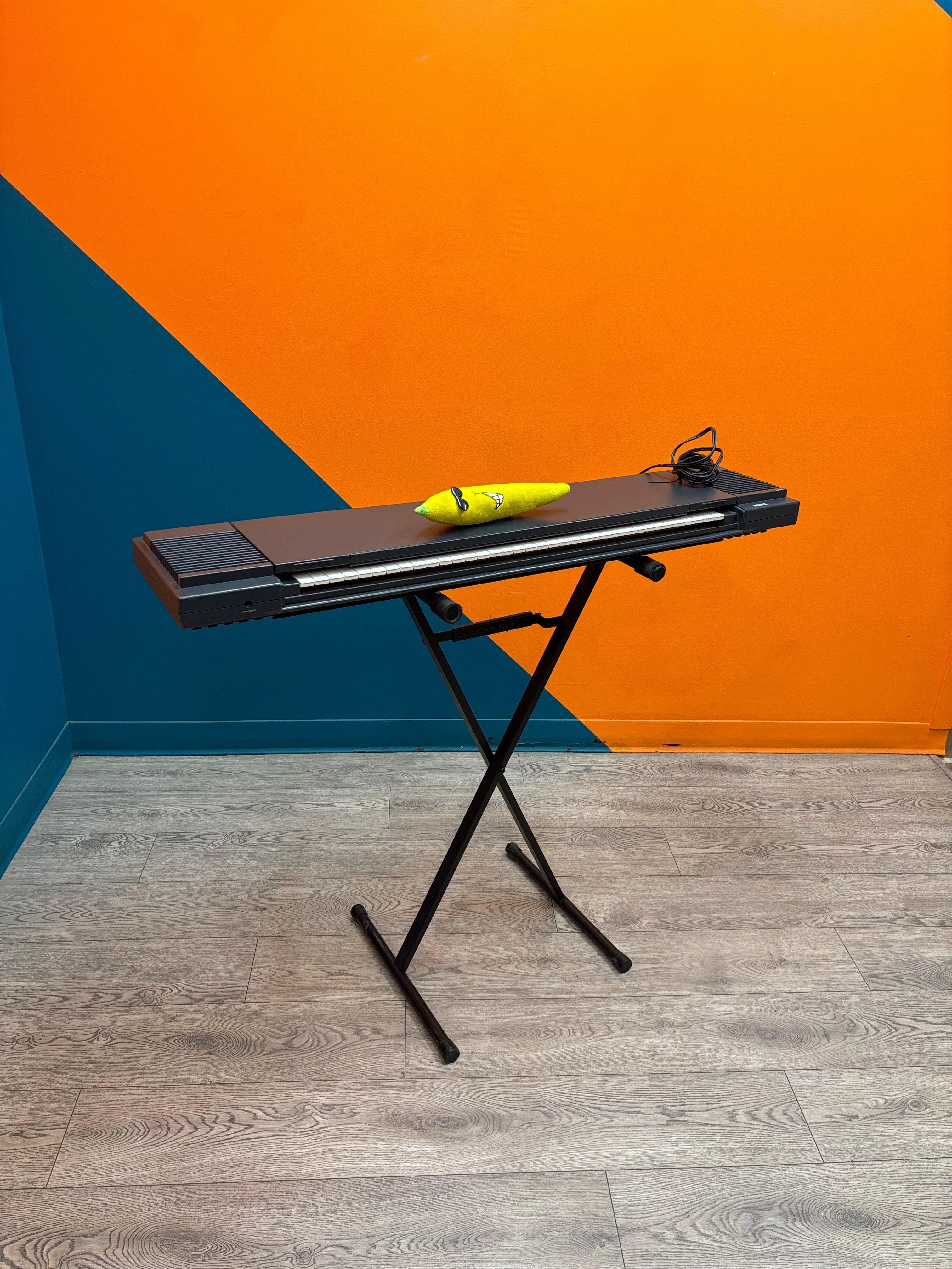 Yamaha PS-6100 Electronic Keyboard & Stand