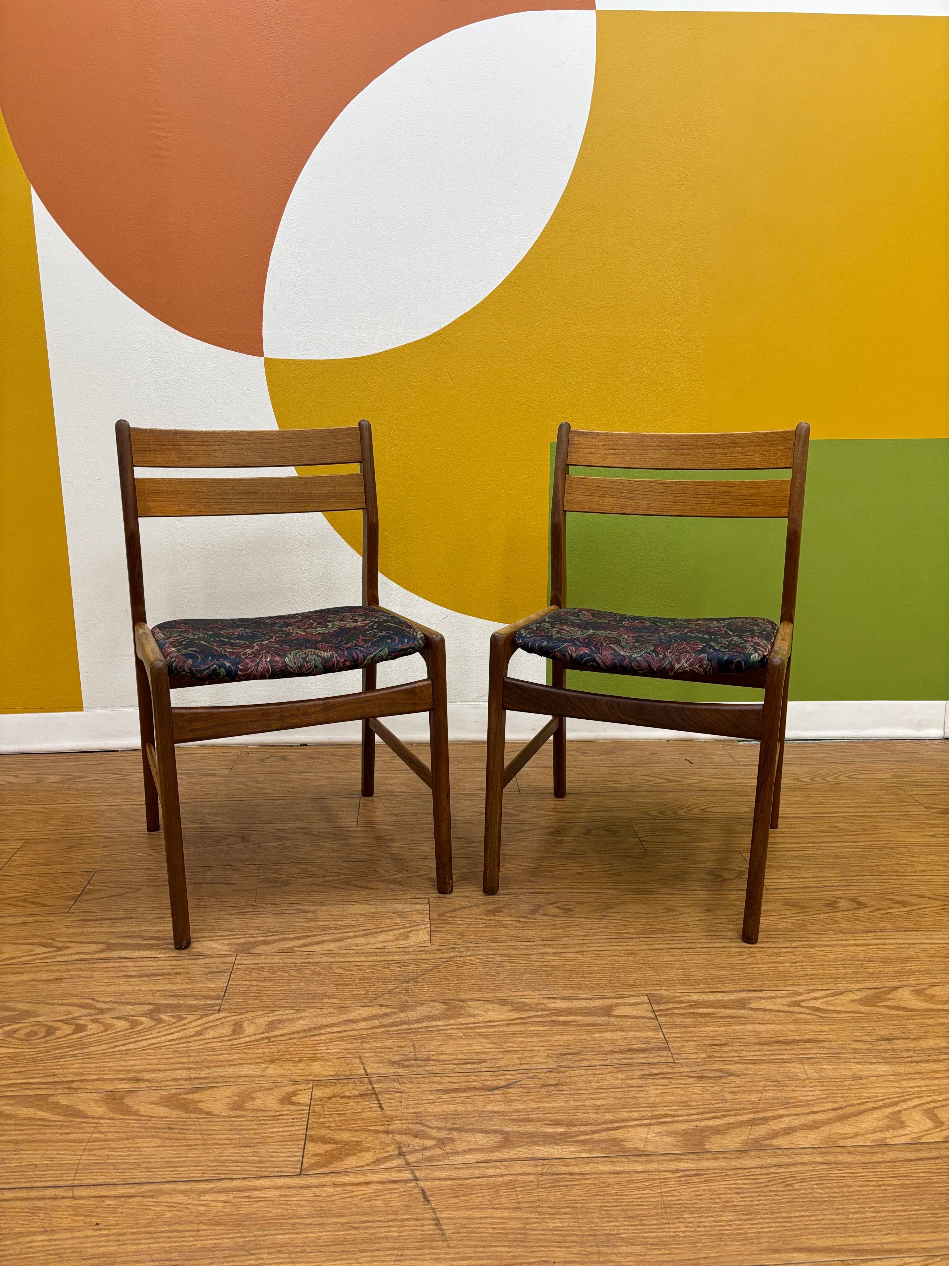 (2) Wood Dining Chairs