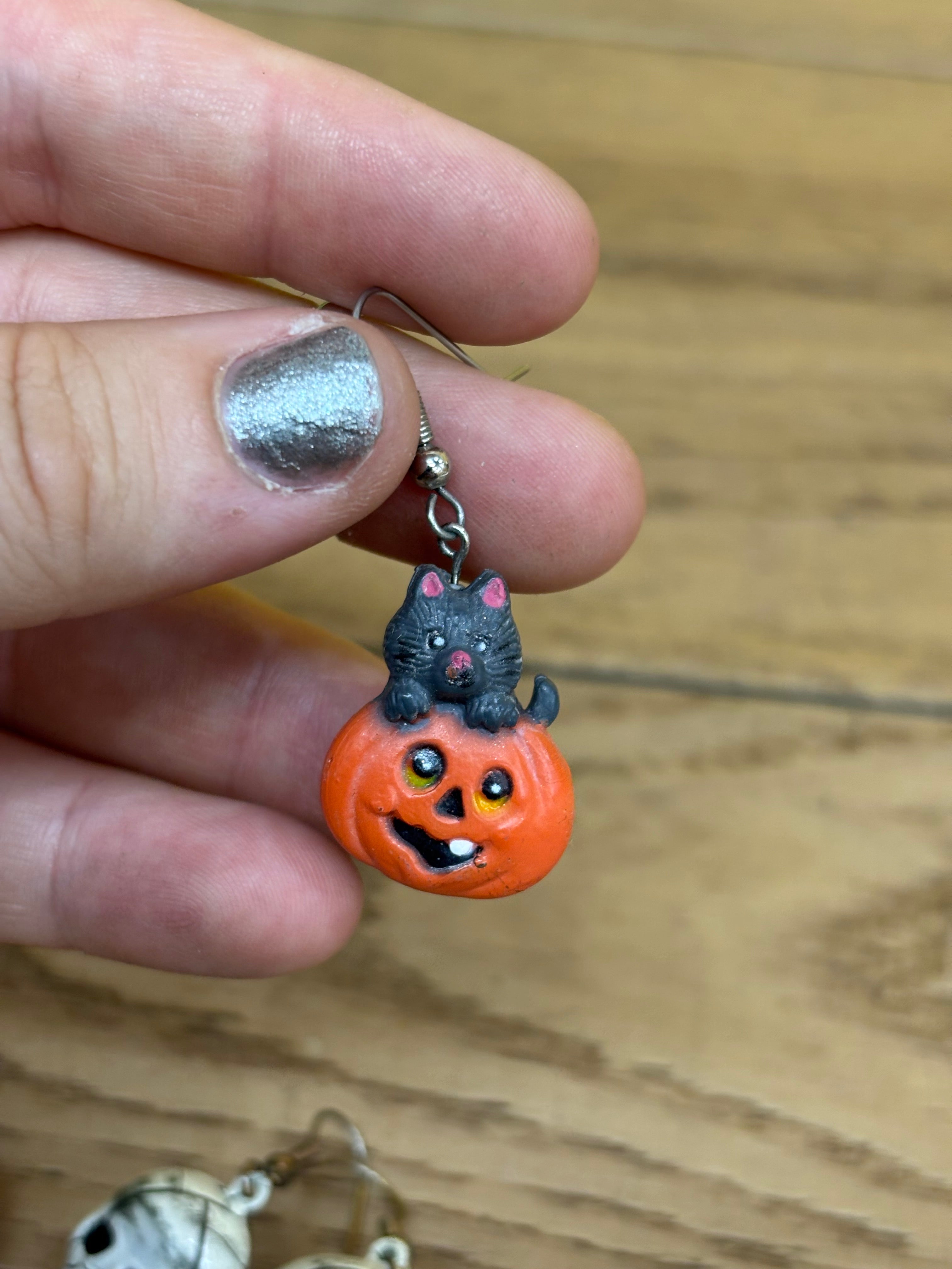 (4) Pairs of Halloween Earrings