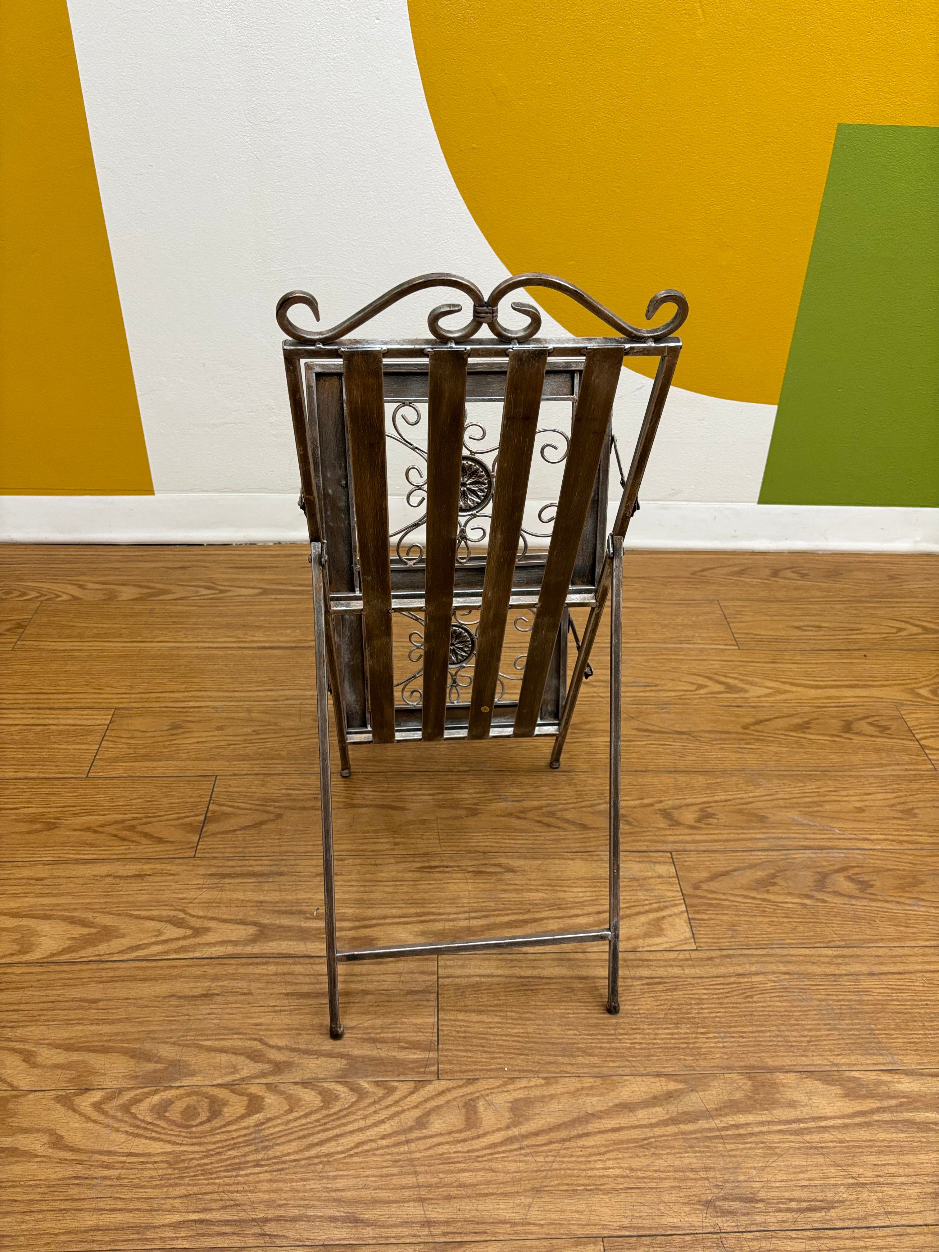 Foldable Metal Magazine Rack