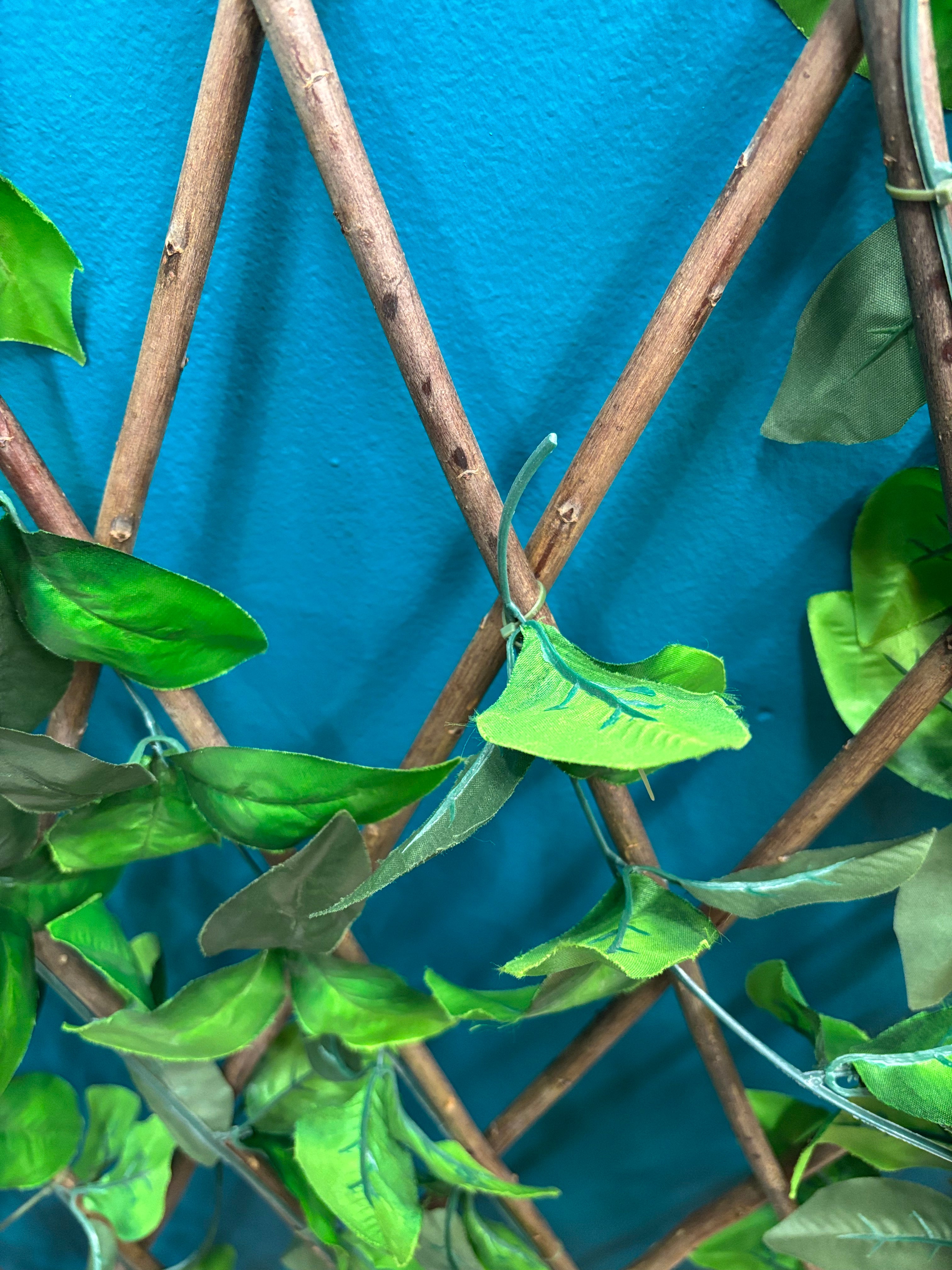 Expandable Artificial Ivy Privacy Screen