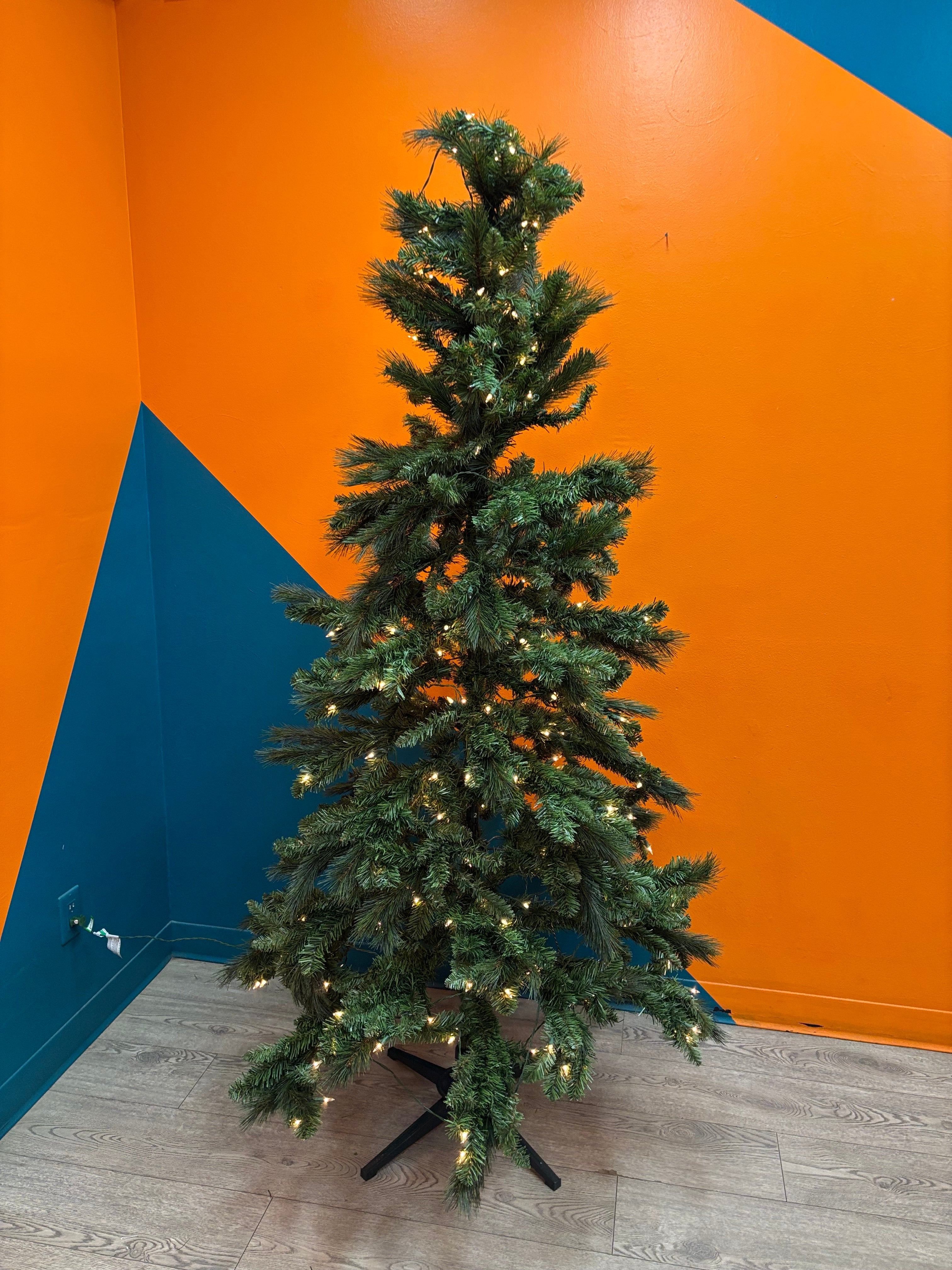 7ft  Pre-Lit Christmas Tree