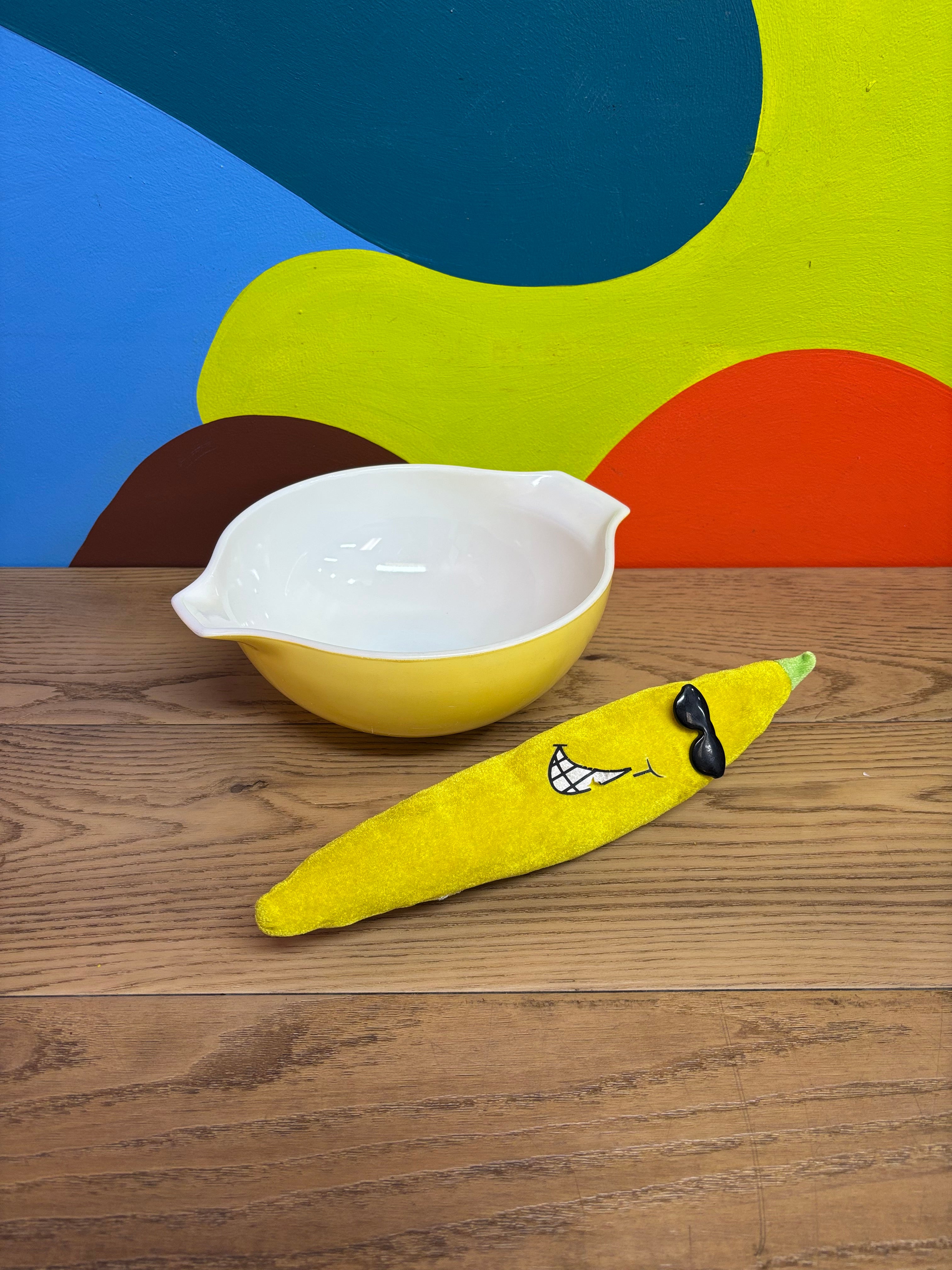 Pyrex Yellow Mixing Bowl - 2 1/2 QT