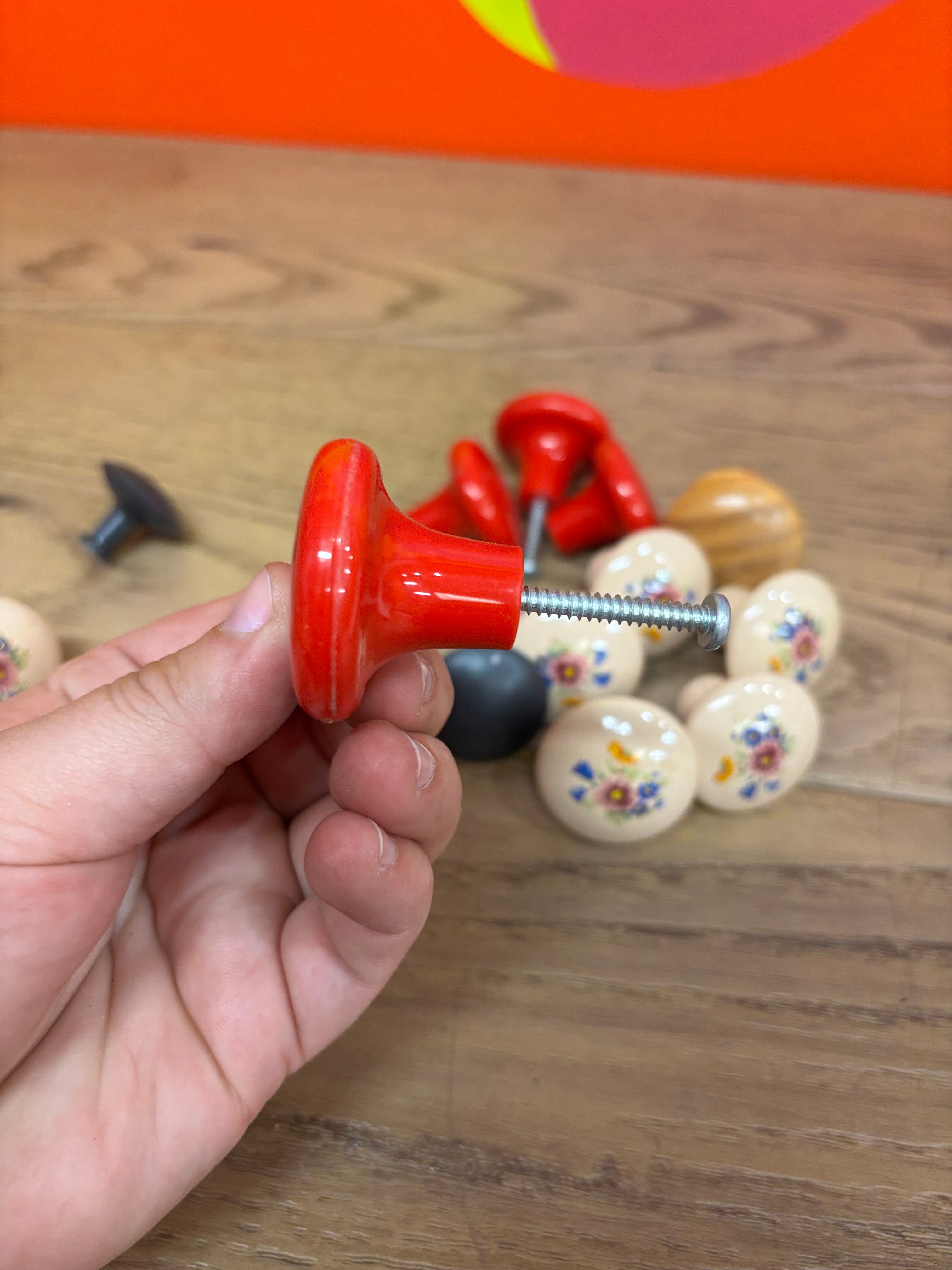 (13) Assorted Knobs
